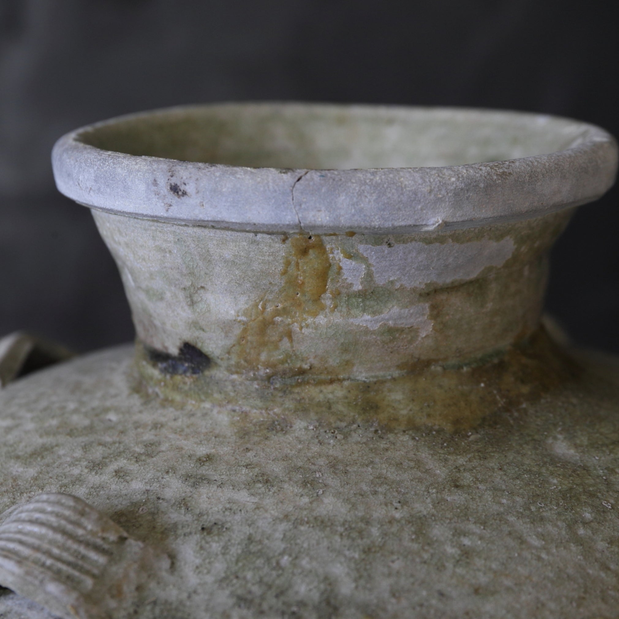JARRA CON CUATRO ASAS, Ko-Seto, vidriado ceniza, Período Kamakura(1185–1333 d. C.)