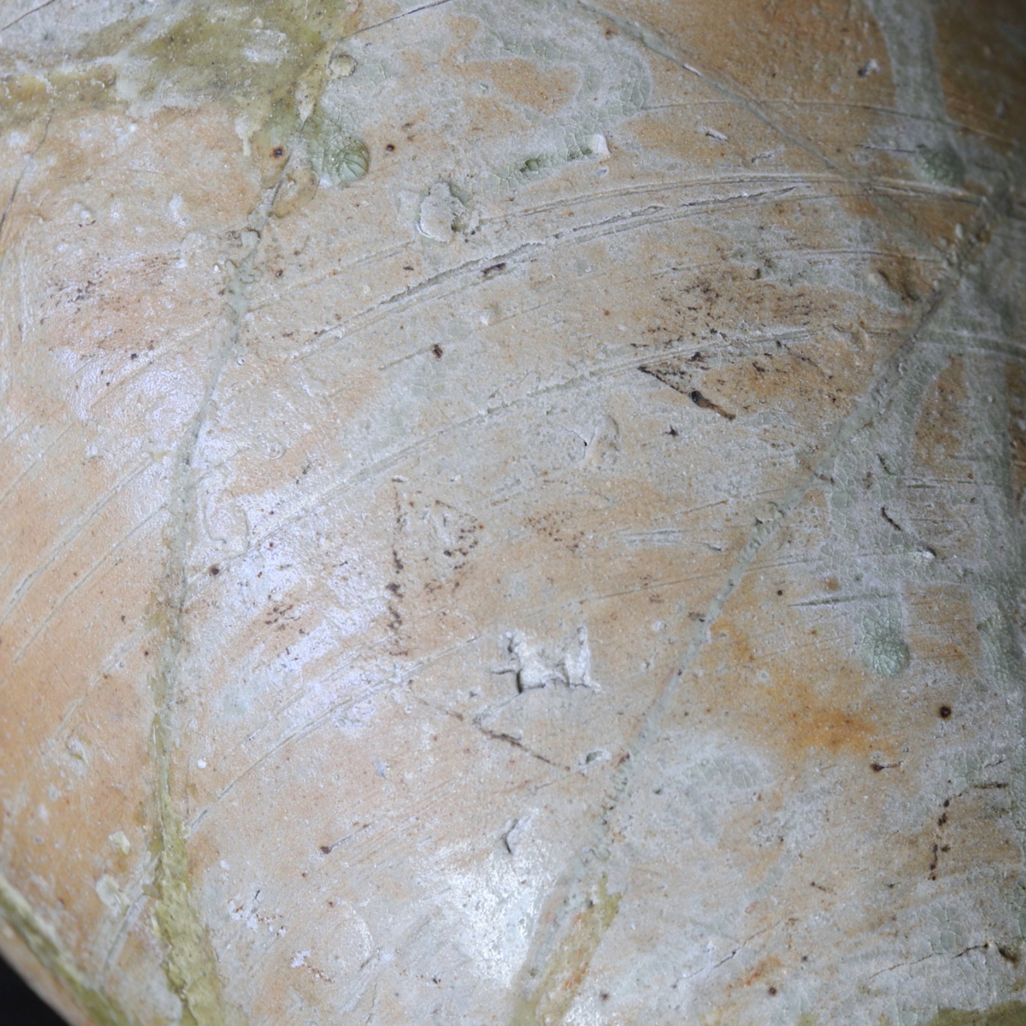 JARRA CON CUATRO ASAS, Ko-Seto, vidriado ceniza, Período Kamakura(1185–1333 d. C.)