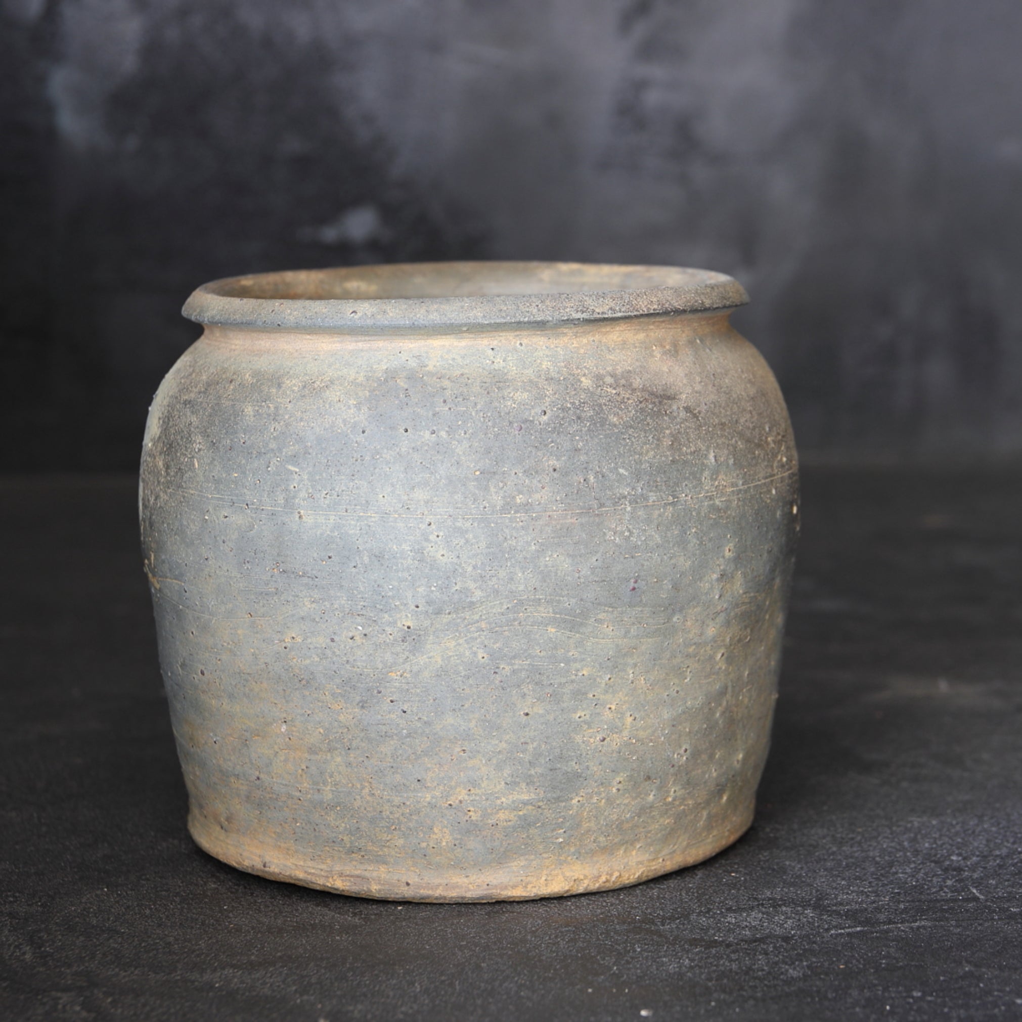 JARRA DE CUELLO CORTO, linaje Atsumi / Cerámica Sue, Período Heian(794–1185 d. C.)