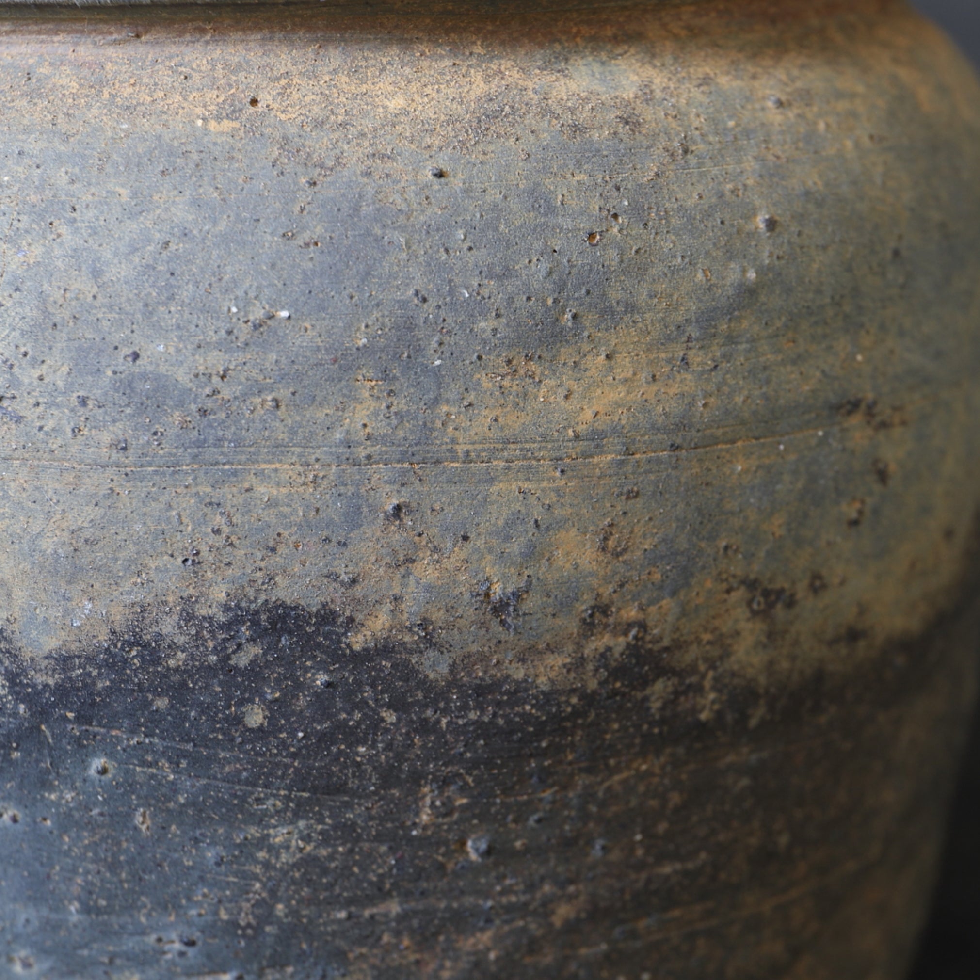 JARRA DE CUELLO CORTO, linaje Atsumi / Cerámica Sue, Período Heian(794–1185 d. C.)