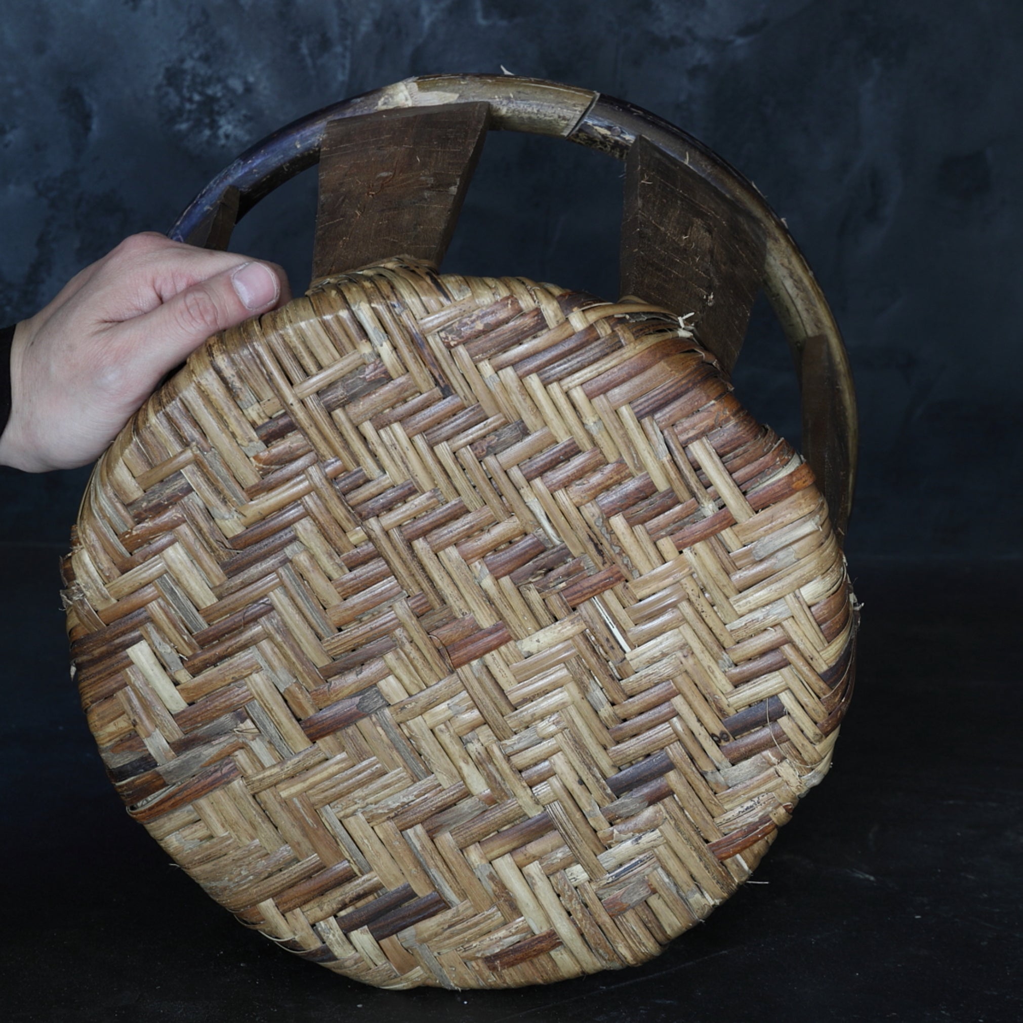TABURETE BAJO DE BAMBÚ TEJIDO, Yao, c4, Edad Moderna Temprana(Siglos XVI–XIX)