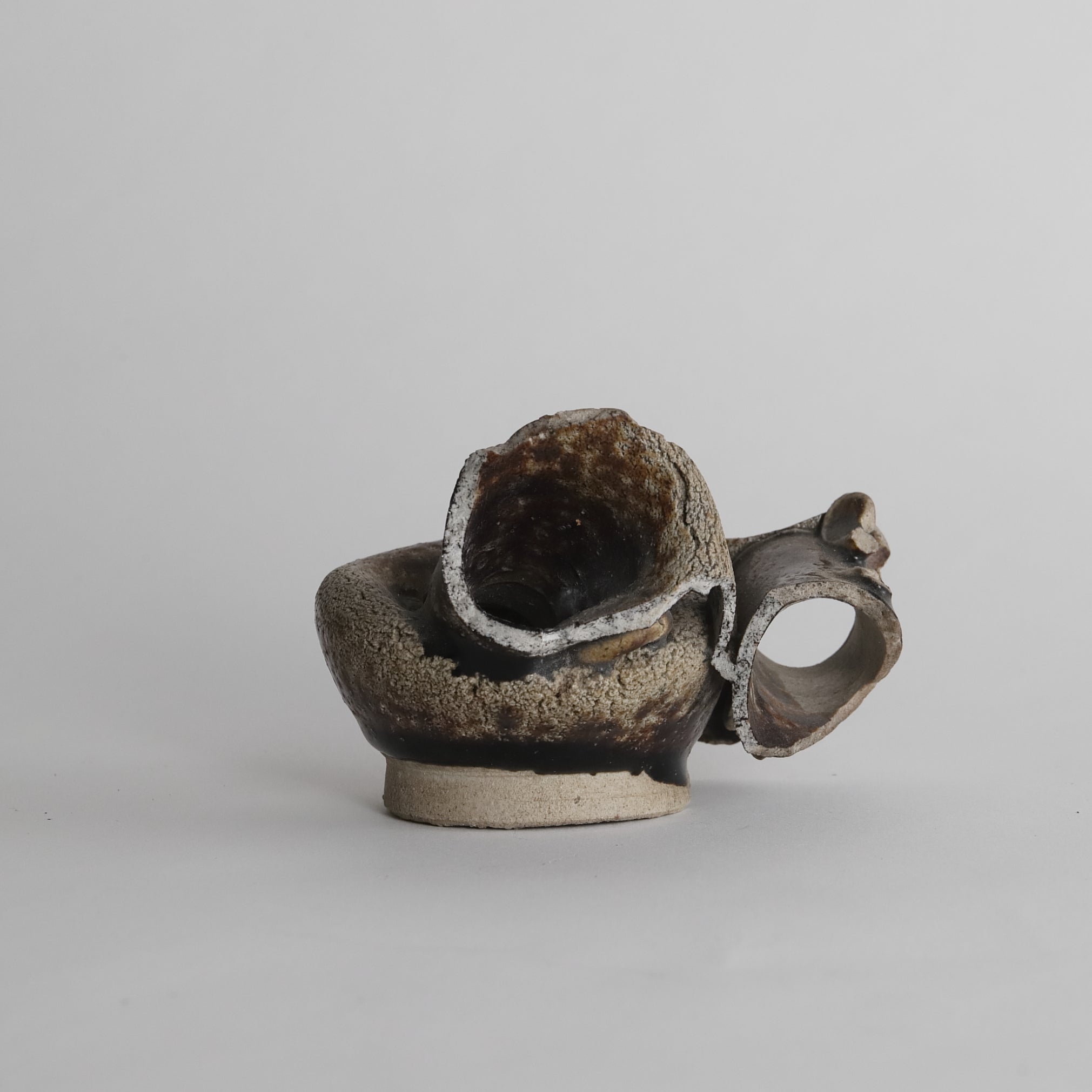 鎌倉時代 古瀬戸 破れ壺(1185–1333 CE)