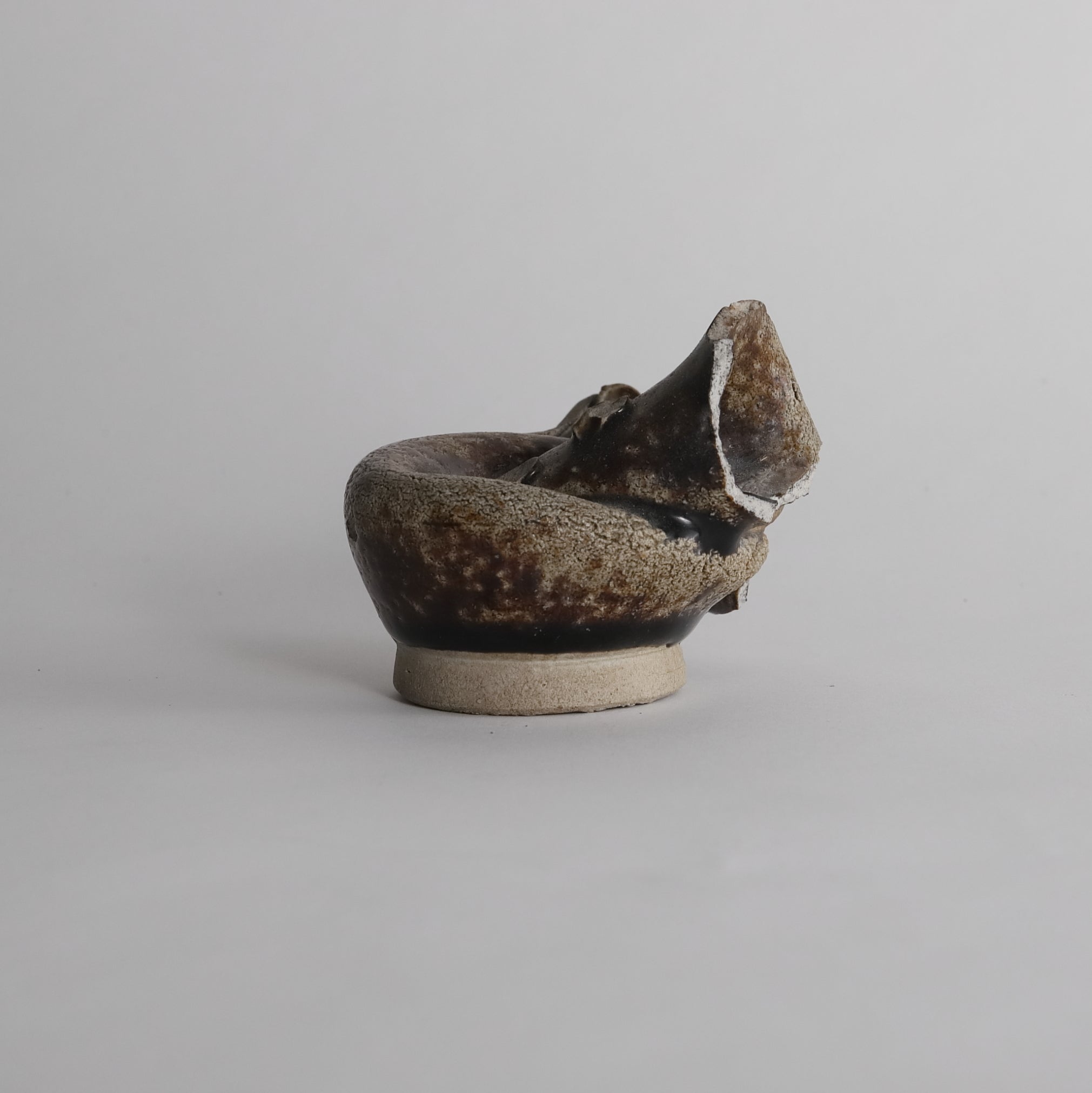 鎌倉時代 古瀬戸 破れ壺(1185–1333 CE)