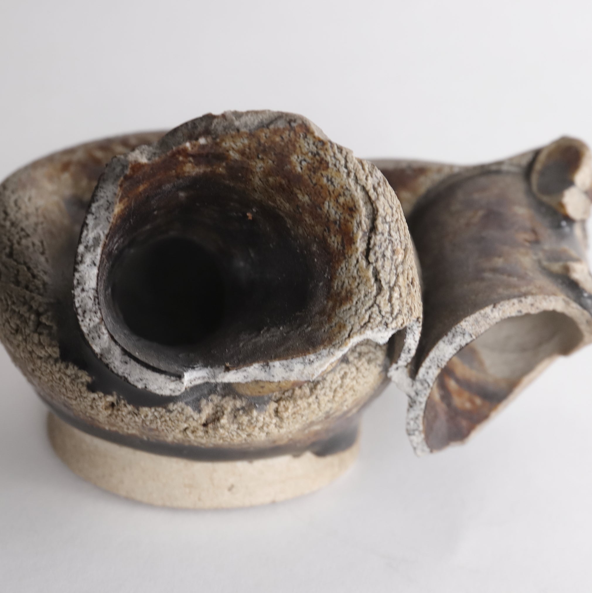 鎌倉時代 古瀬戸 破れ壺(1185–1333 CE)