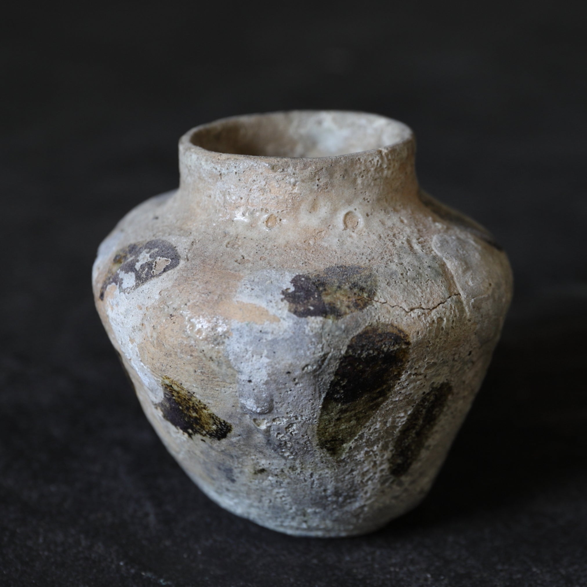 JARRA PEQUEÑA, E-Karatsu, Período Azuchi-Momoyama(1573–1603 d. C.)