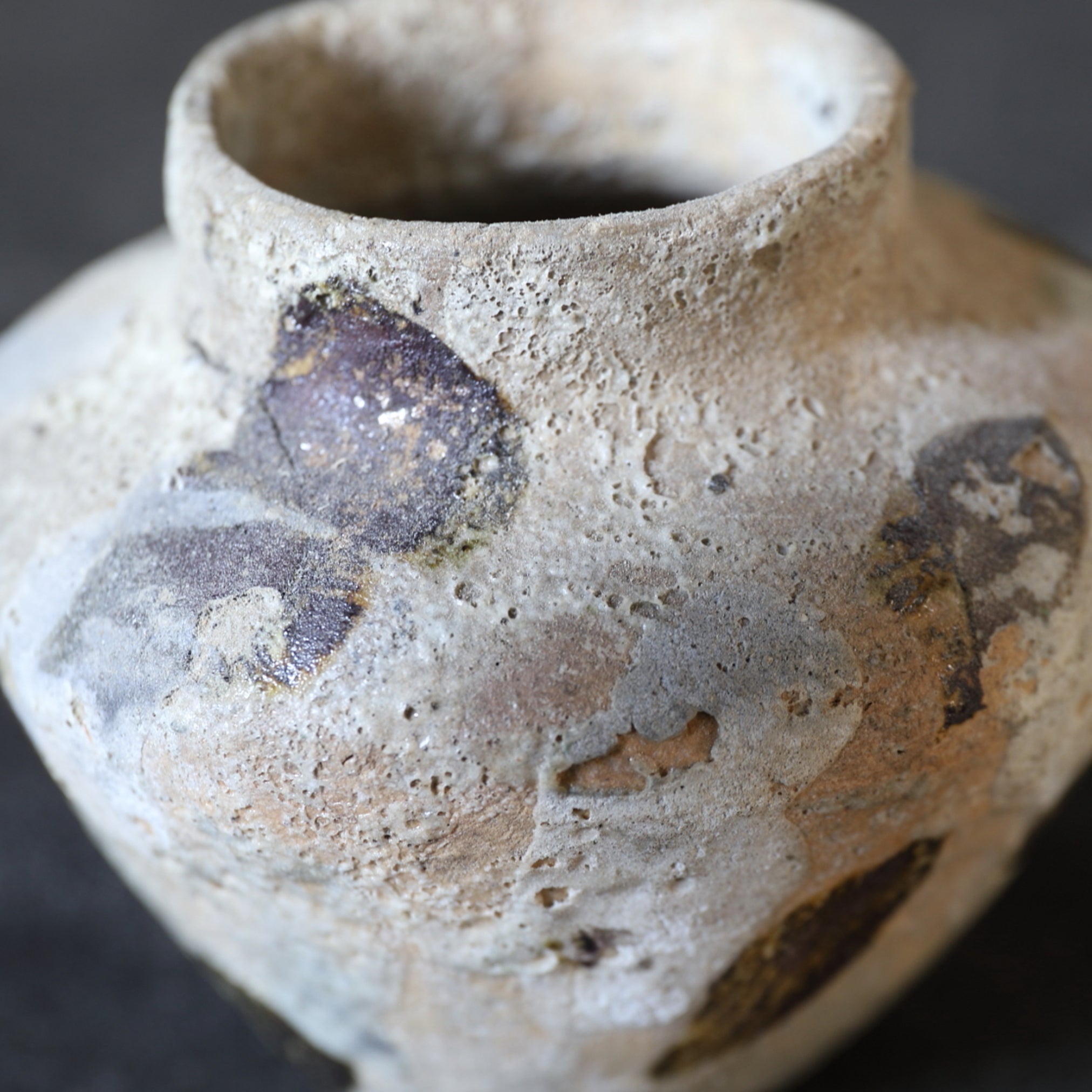JARRA PEQUEÑA, E-Karatsu, Período Azuchi-Momoyama(1573–1603 d. C.)