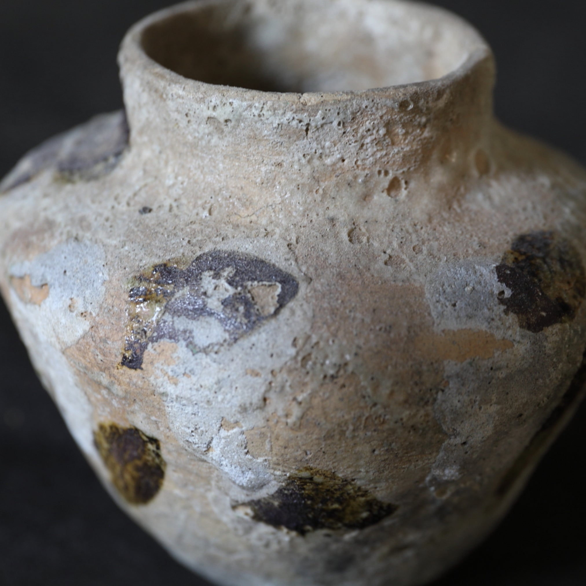 JARRA PEQUEÑA, E-Karatsu, Período Azuchi-Momoyama(1573–1603 d. C.)