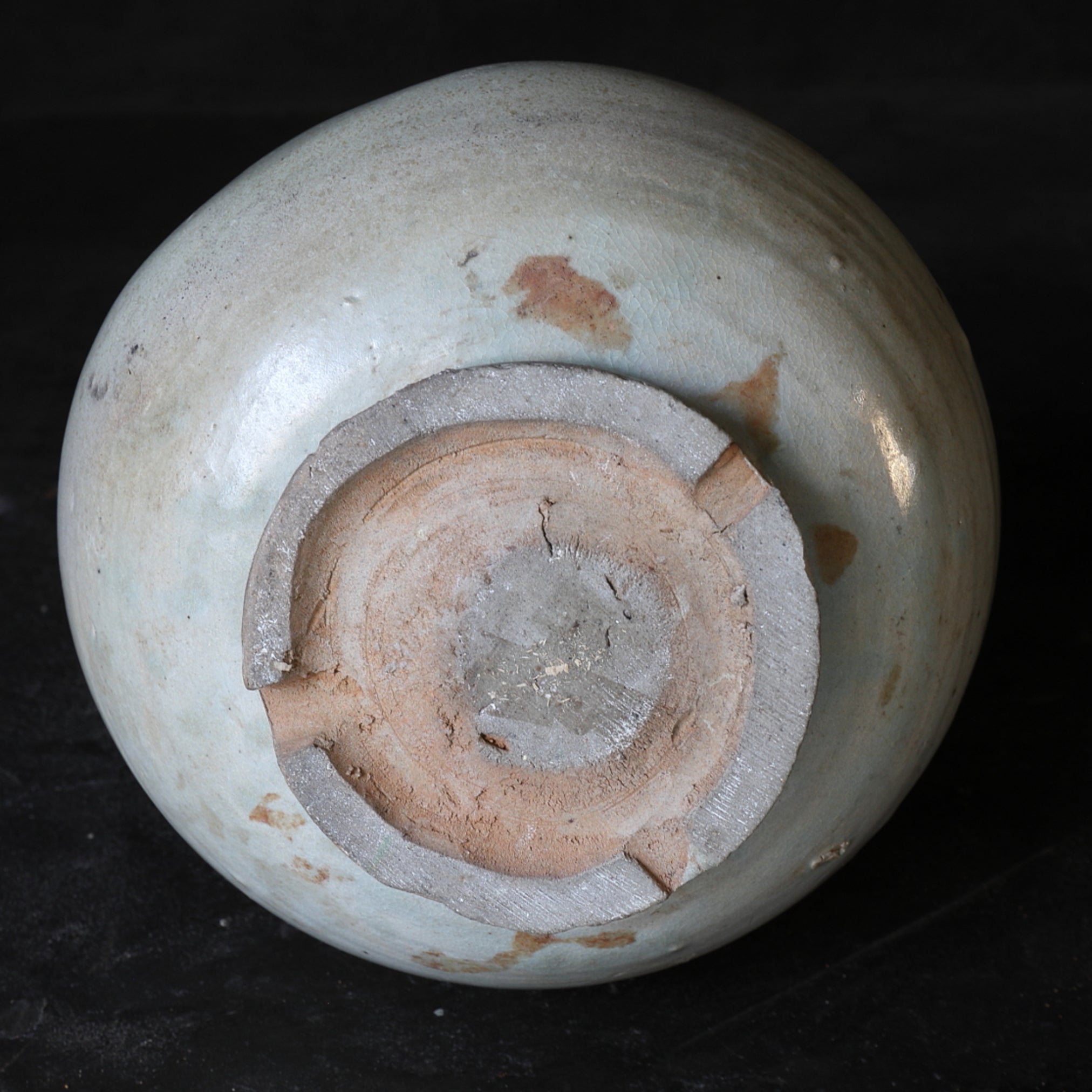 白瓷下撫形大瓶割足(朝鲜王朝, 公元1392年–1897年)