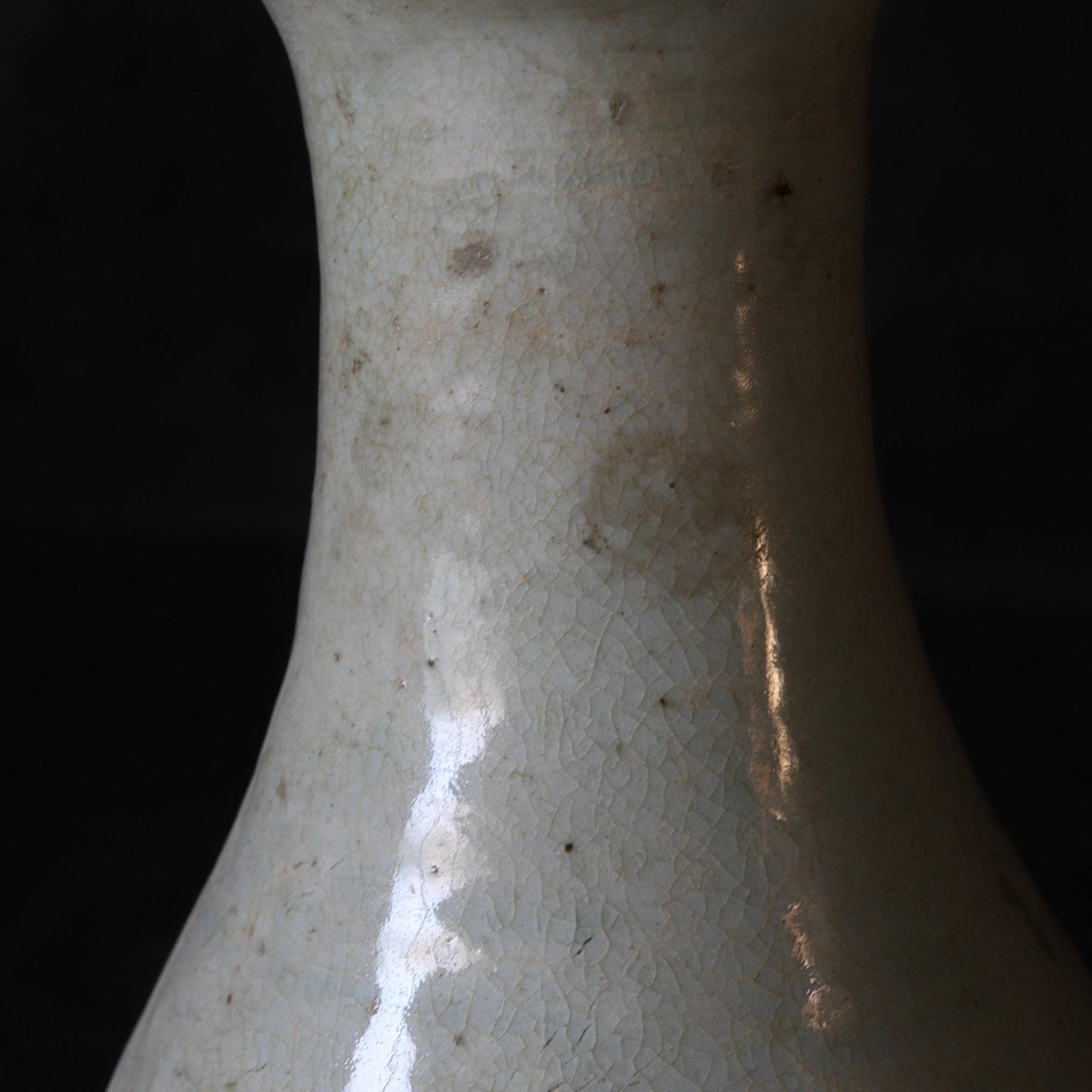 白瓷下撫形大瓶割足(朝鲜王朝, 公元1392年–1897年)