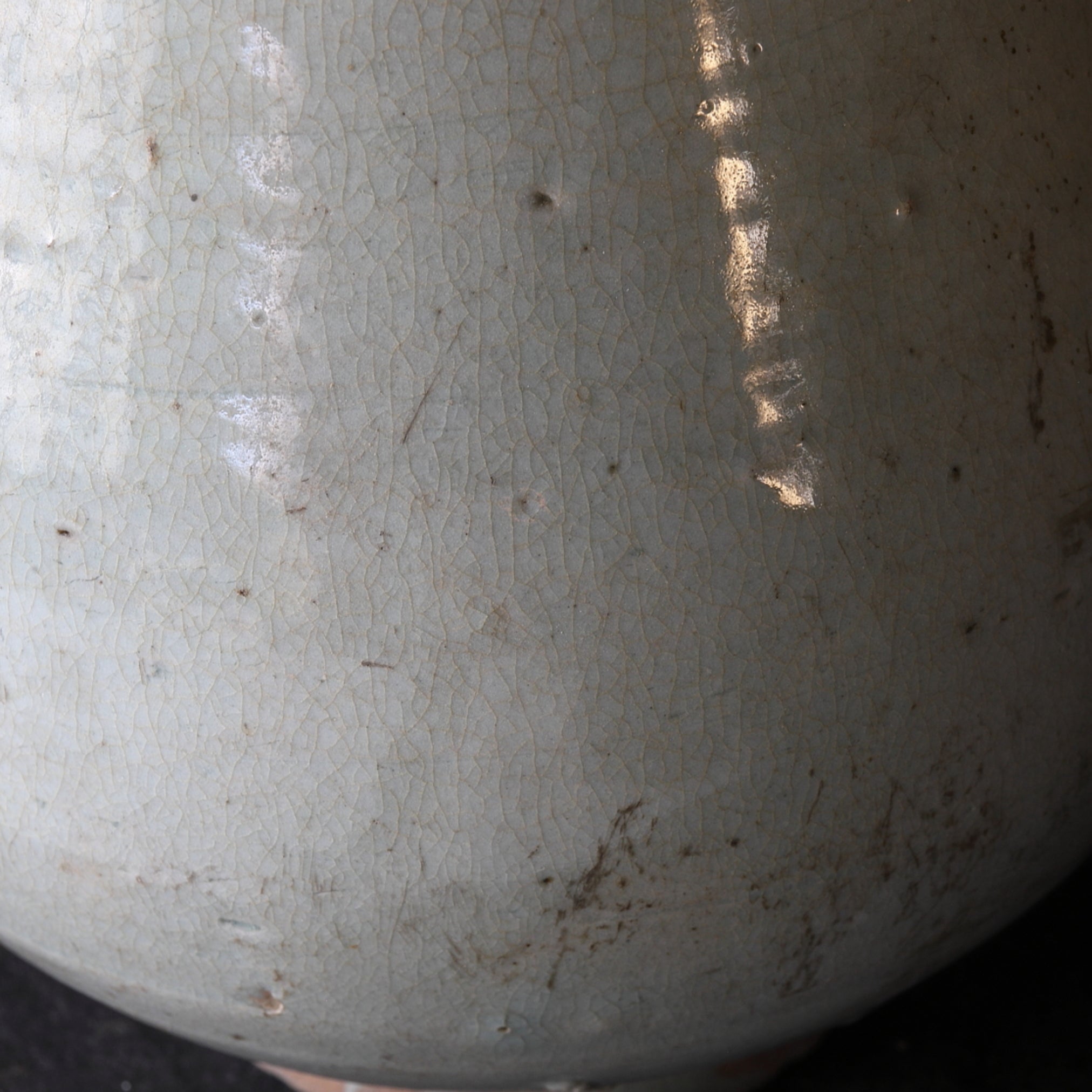 白瓷下撫形大瓶割足(朝鲜王朝, 公元1392年–1897年)