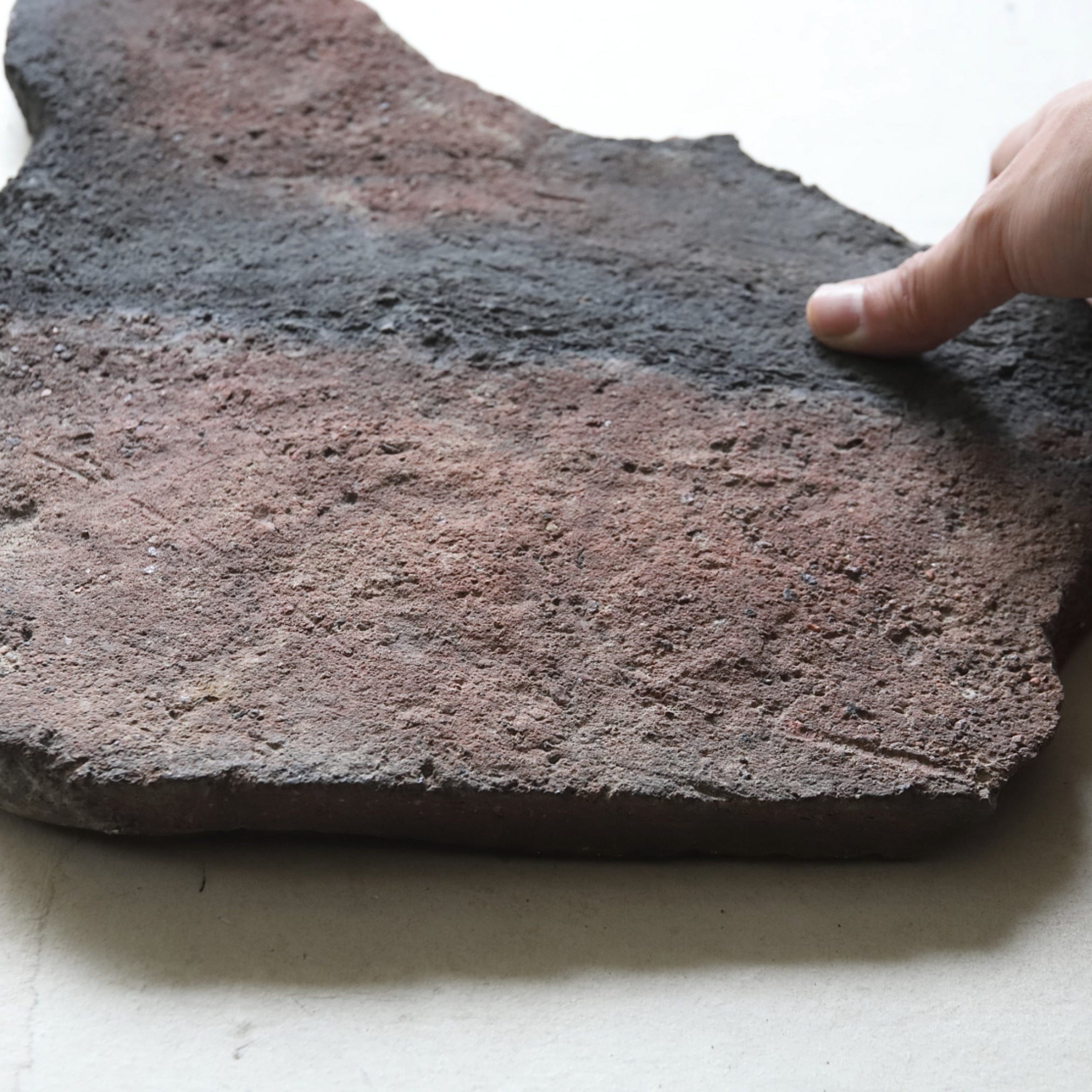 PLACA DE CERÁMICA GRANDE, Shigaraki / Herramienta de horno(fragmento), Período Edo(1603–1867 d. C.)