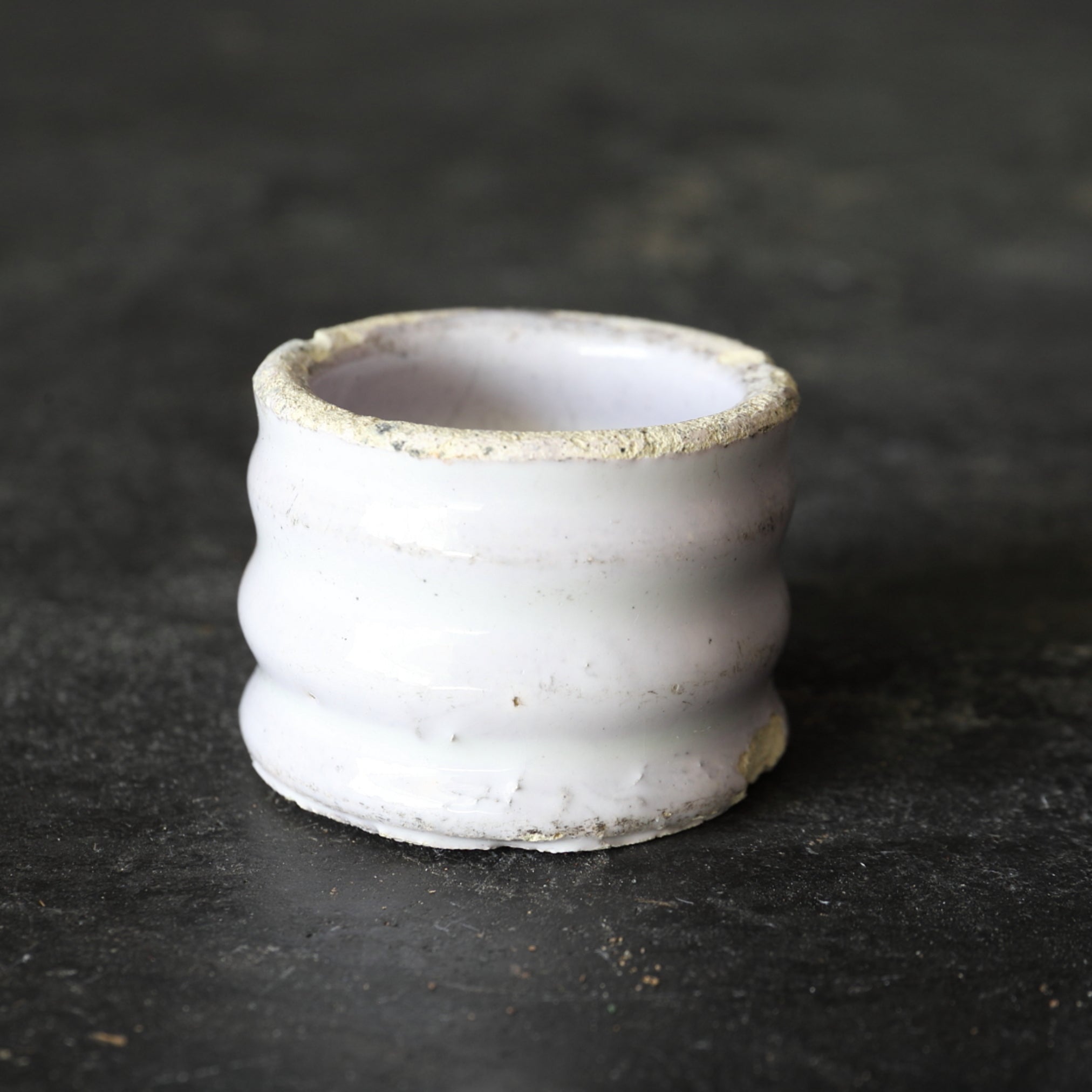 KLEINES GEFÄSS, Delfter Ware, weiß glasiert, 1, Niederländische Antiquität, Frühe Neuzeit(16.–19. Jahrhundert)