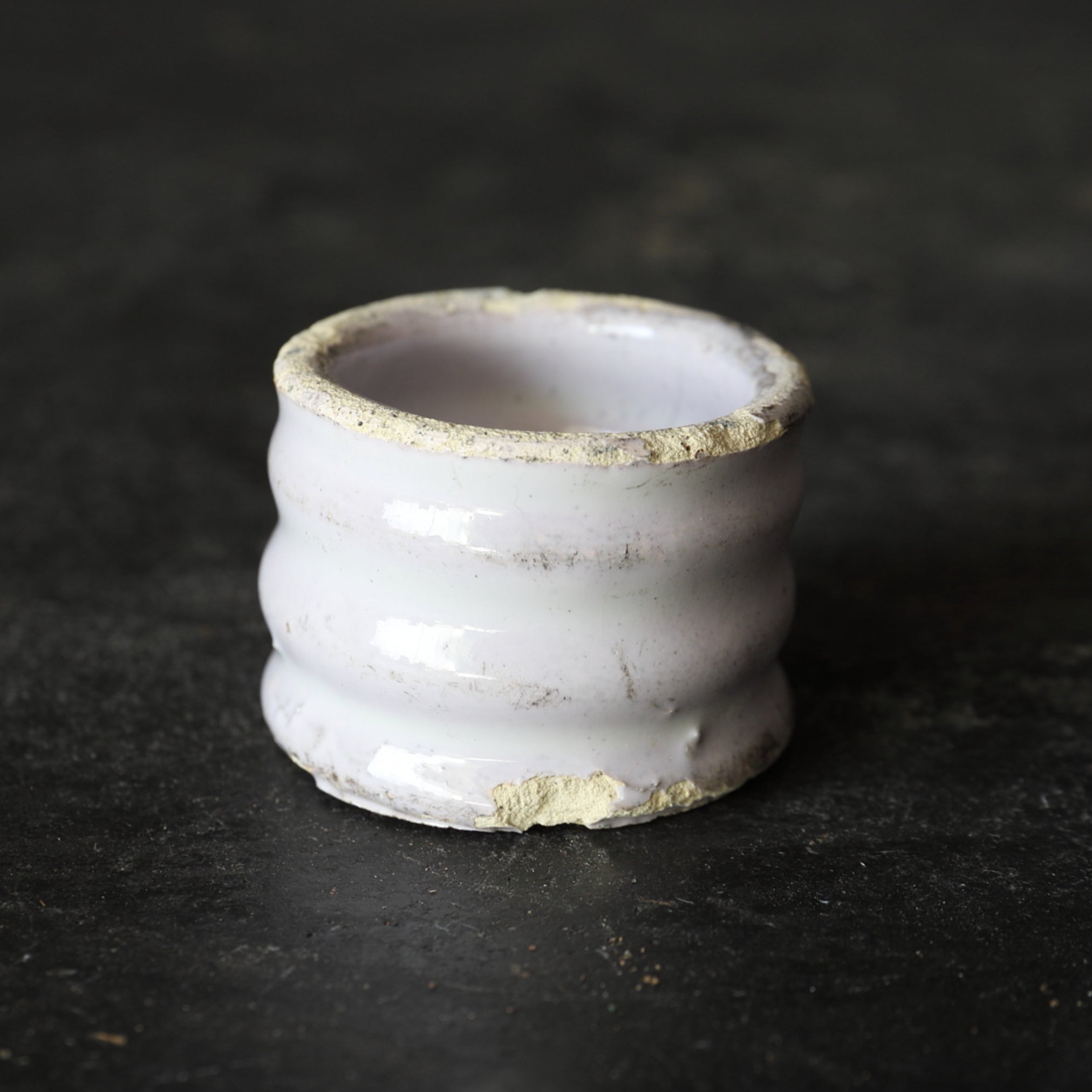KLEINES GEFÄSS, Delfter Ware, weiß glasiert, 1, Niederländische Antiquität, Frühe Neuzeit(16.–19. Jahrhundert)