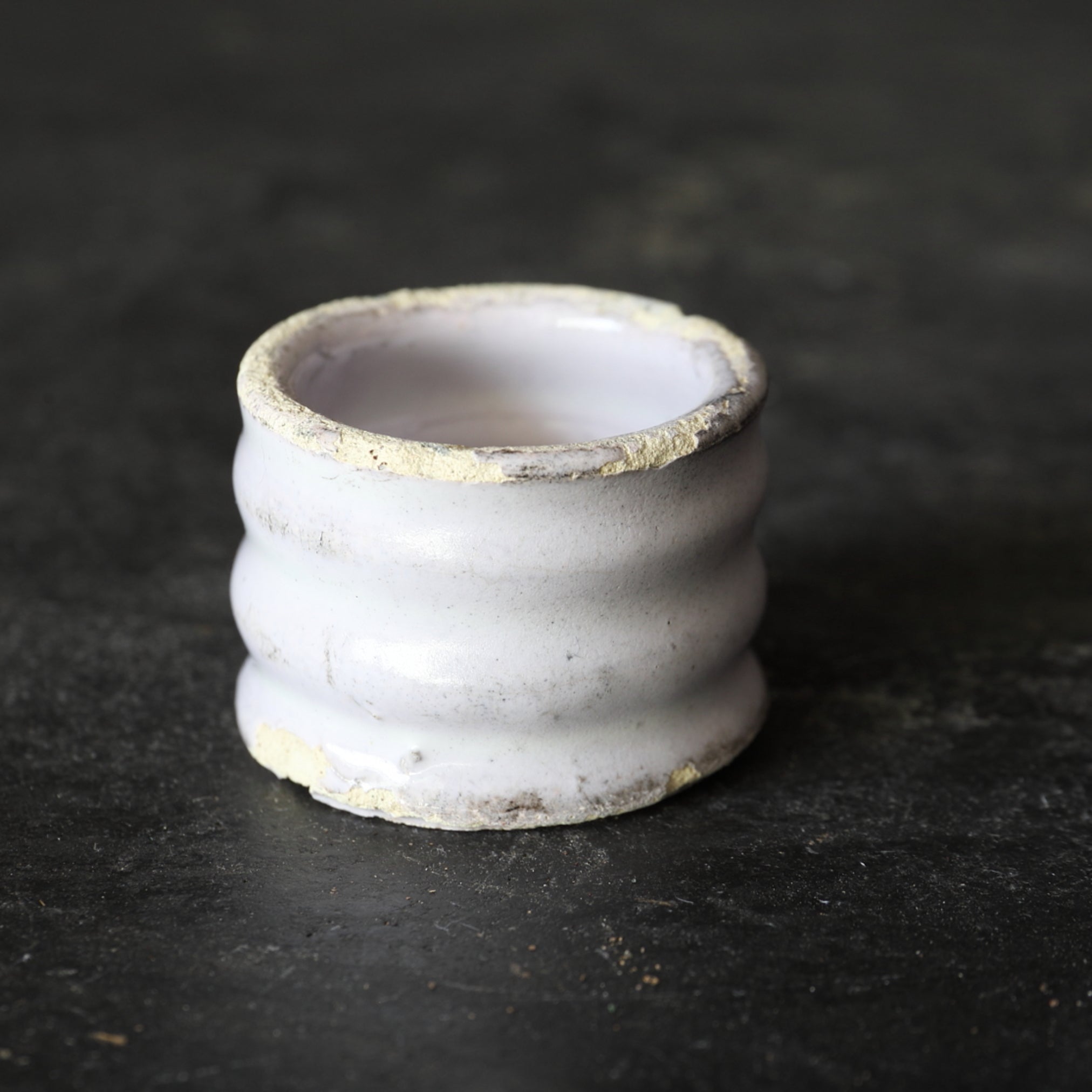 KLEINES GEFÄSS, Delfter Ware, weiß glasiert, 1, Niederländische Antiquität, Frühe Neuzeit(16.–19. Jahrhundert)