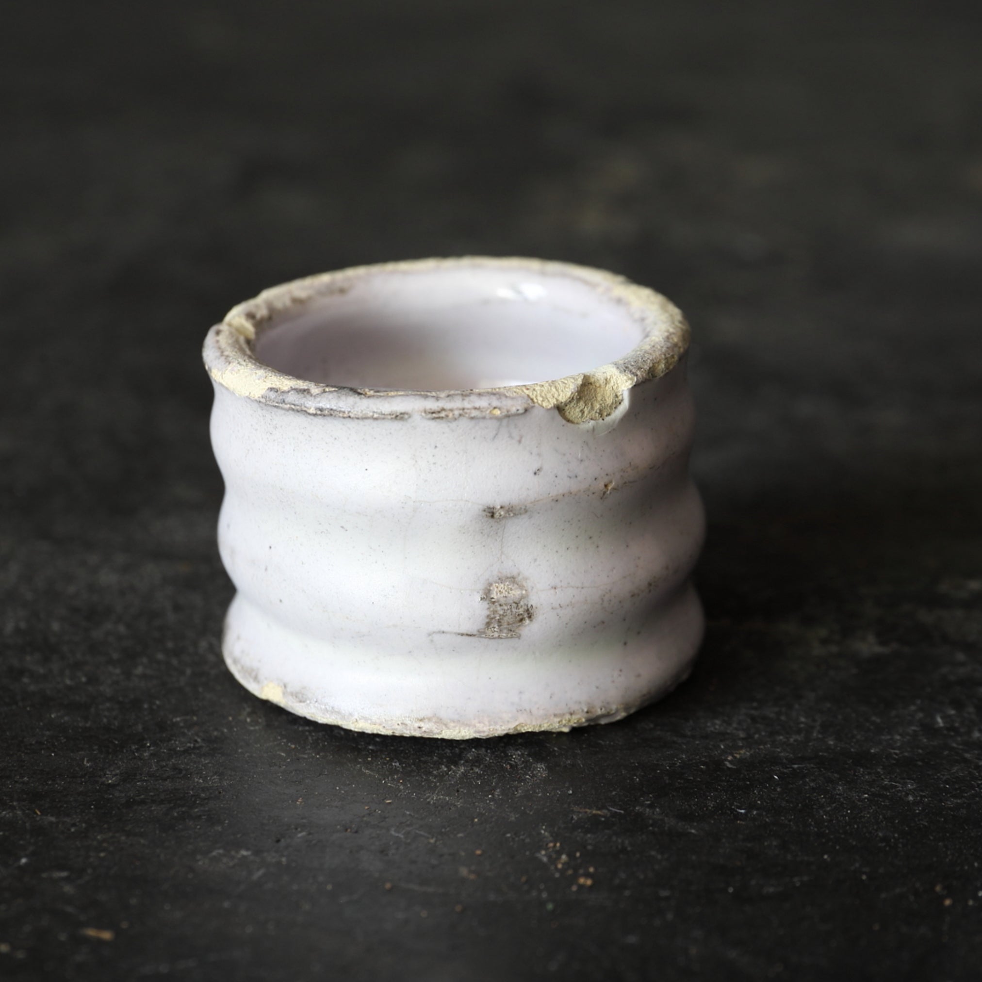 KLEINES GEFÄSS, Delfter Ware, weiß glasiert, 1, Niederländische Antiquität, Frühe Neuzeit(16.–19. Jahrhundert)