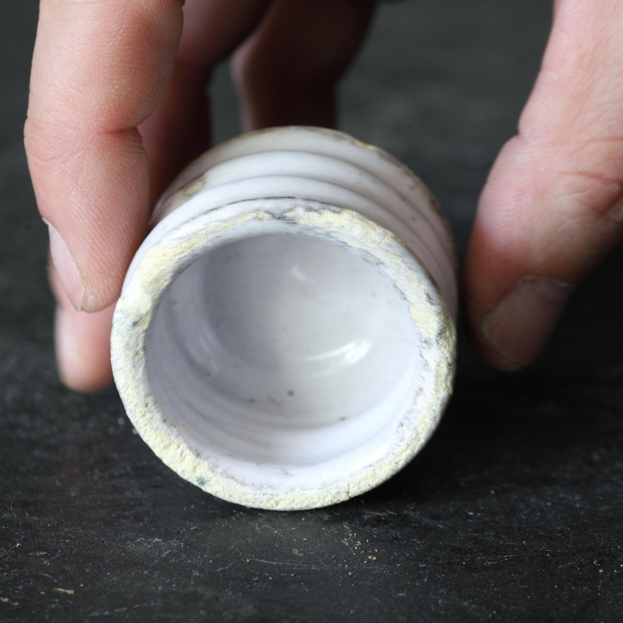 KLEINES GEFÄSS, Delfter Ware, weiß glasiert, 1, Niederländische Antiquität, Frühe Neuzeit(16.–19. Jahrhundert)