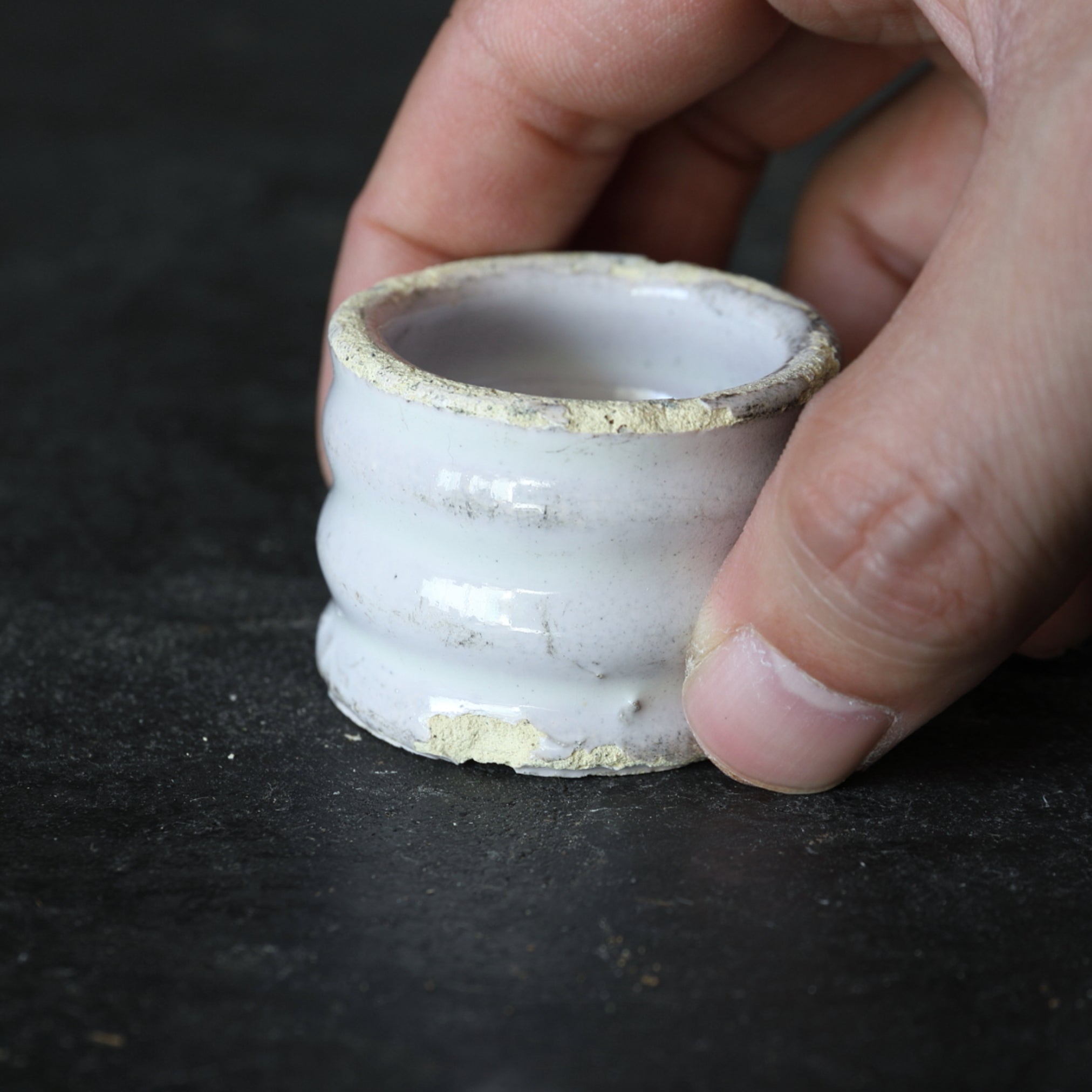 KLEINES GEFÄSS, Delfter Ware, weiß glasiert, 1, Niederländische Antiquität, Frühe Neuzeit(16.–19. Jahrhundert)
