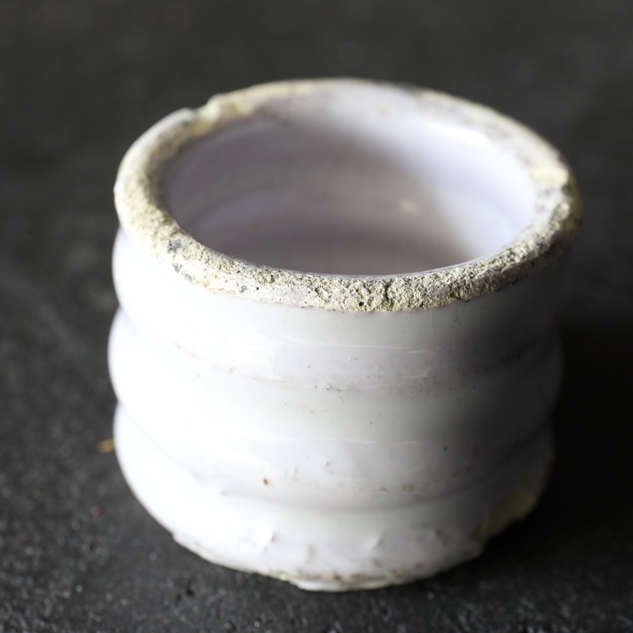 KLEINES GEFÄSS, Delfter Ware, weiß glasiert, 1, Niederländische Antiquität, Frühe Neuzeit(16.–19. Jahrhundert)