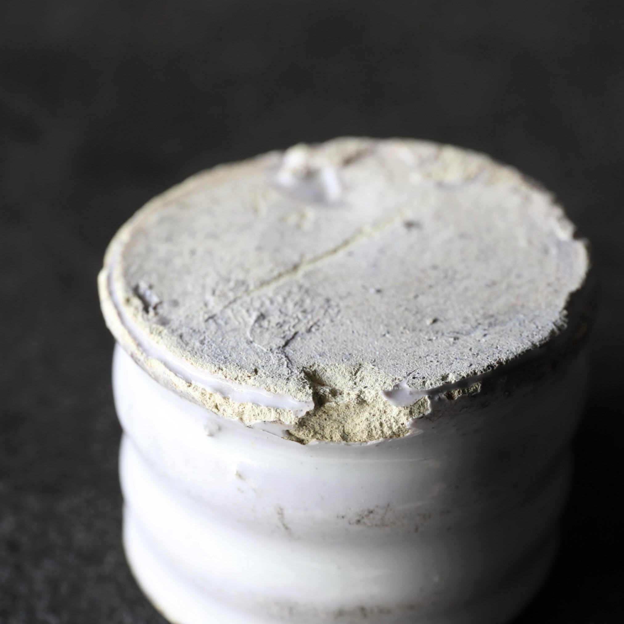 KLEINES GEFÄSS, Delfter Ware, weiß glasiert, 1, Niederländische Antiquität, Frühe Neuzeit(16.–19. Jahrhundert)