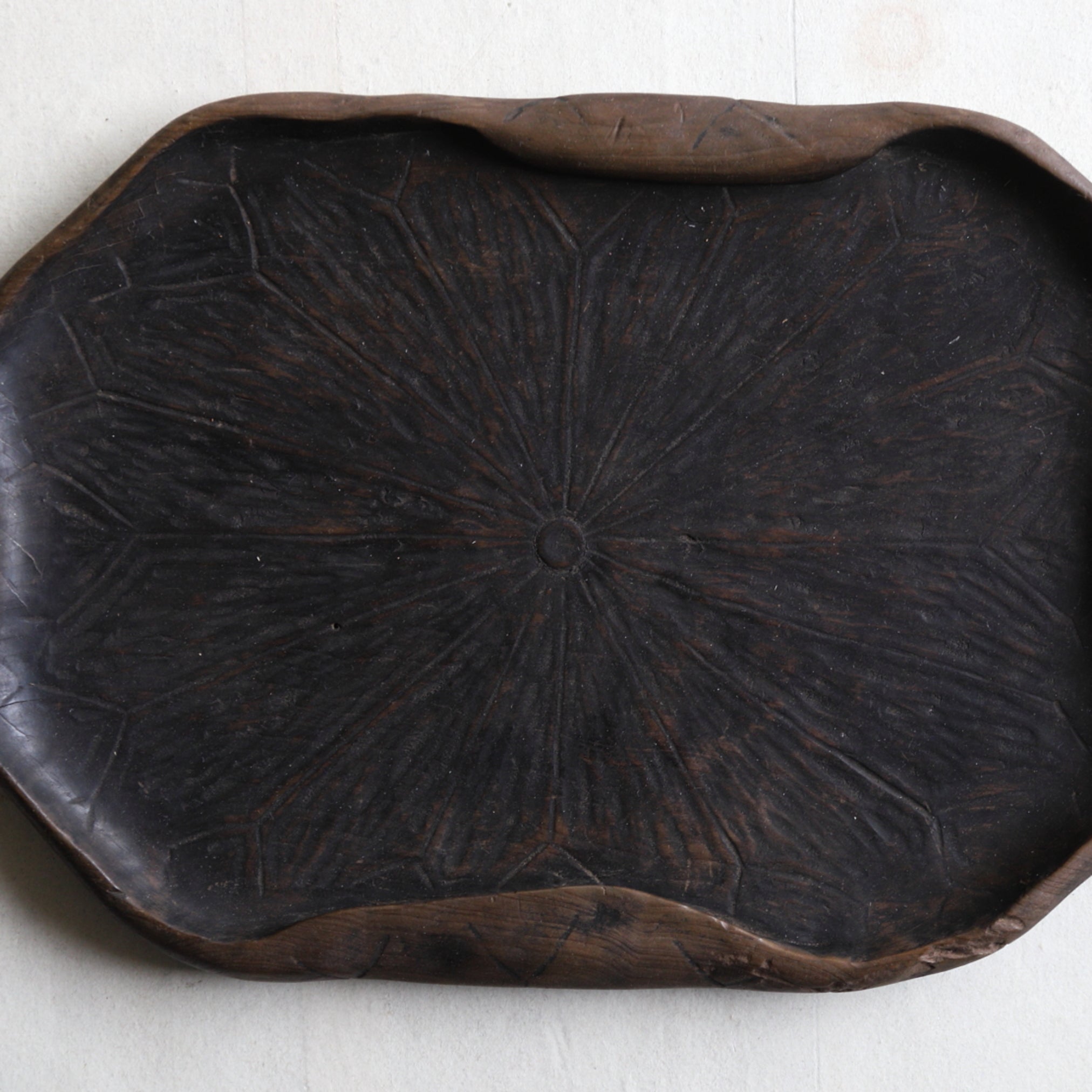 VASSOIO DA TÈ A LOTO, Periodo Azuchi-Momoyama–Edo(1573–1867 d.C.)