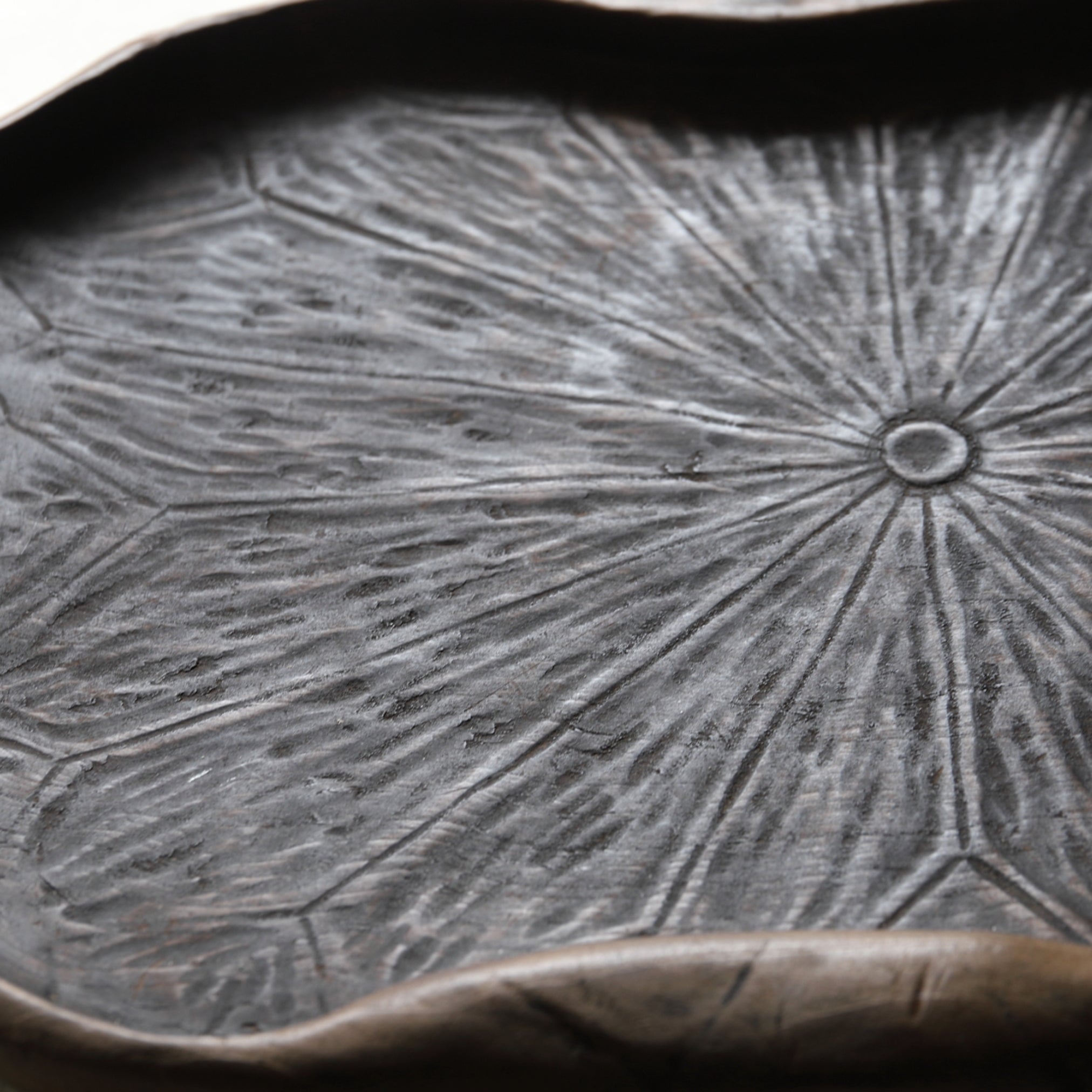 BANDEJA DE TÉ DE LOTO, Período Azuchi-Momoyama–Edo(1573–1867 d. C.)