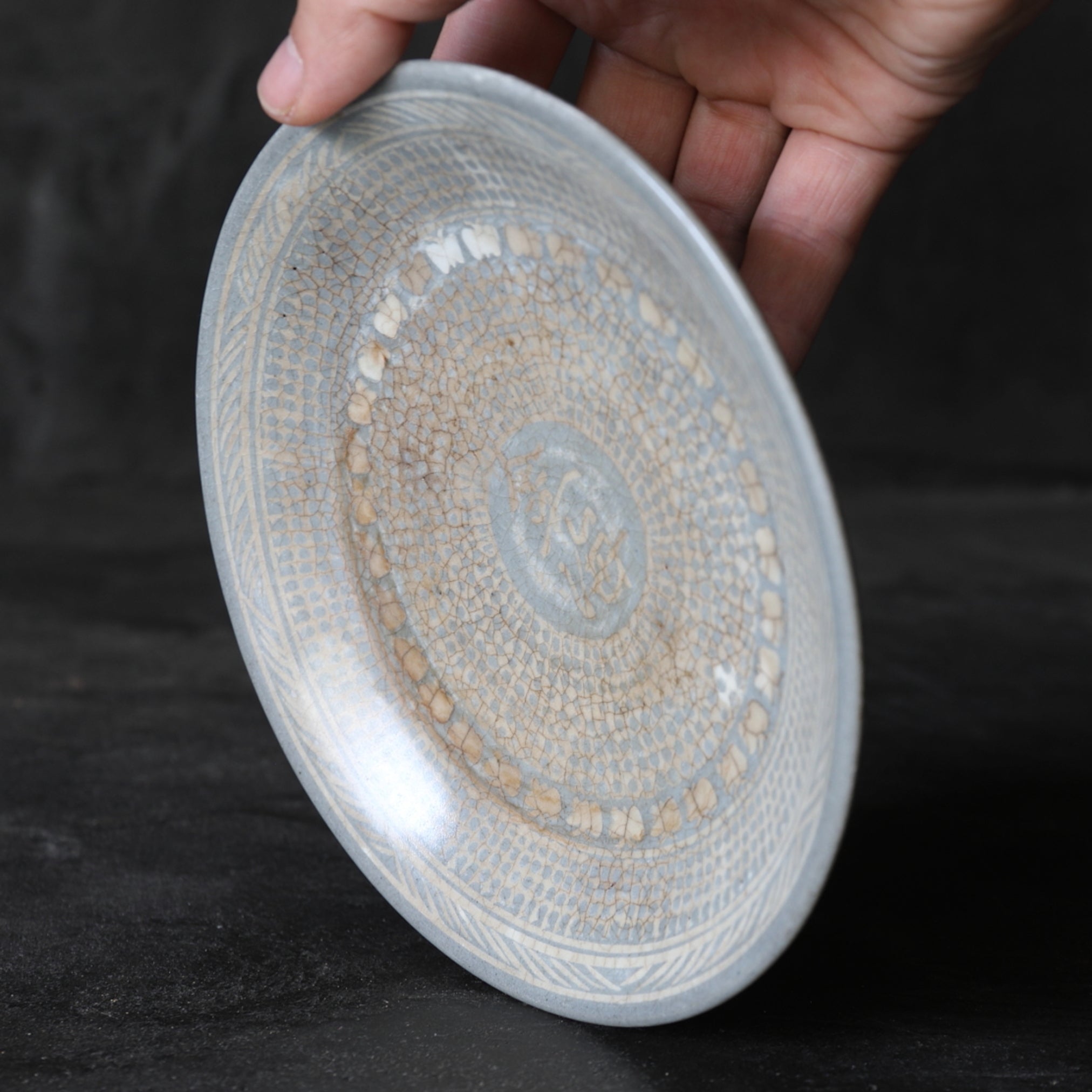 TELLER, Buncheong-Ware, Joseon-Dynastie(1392–1897 n. Chr.)
