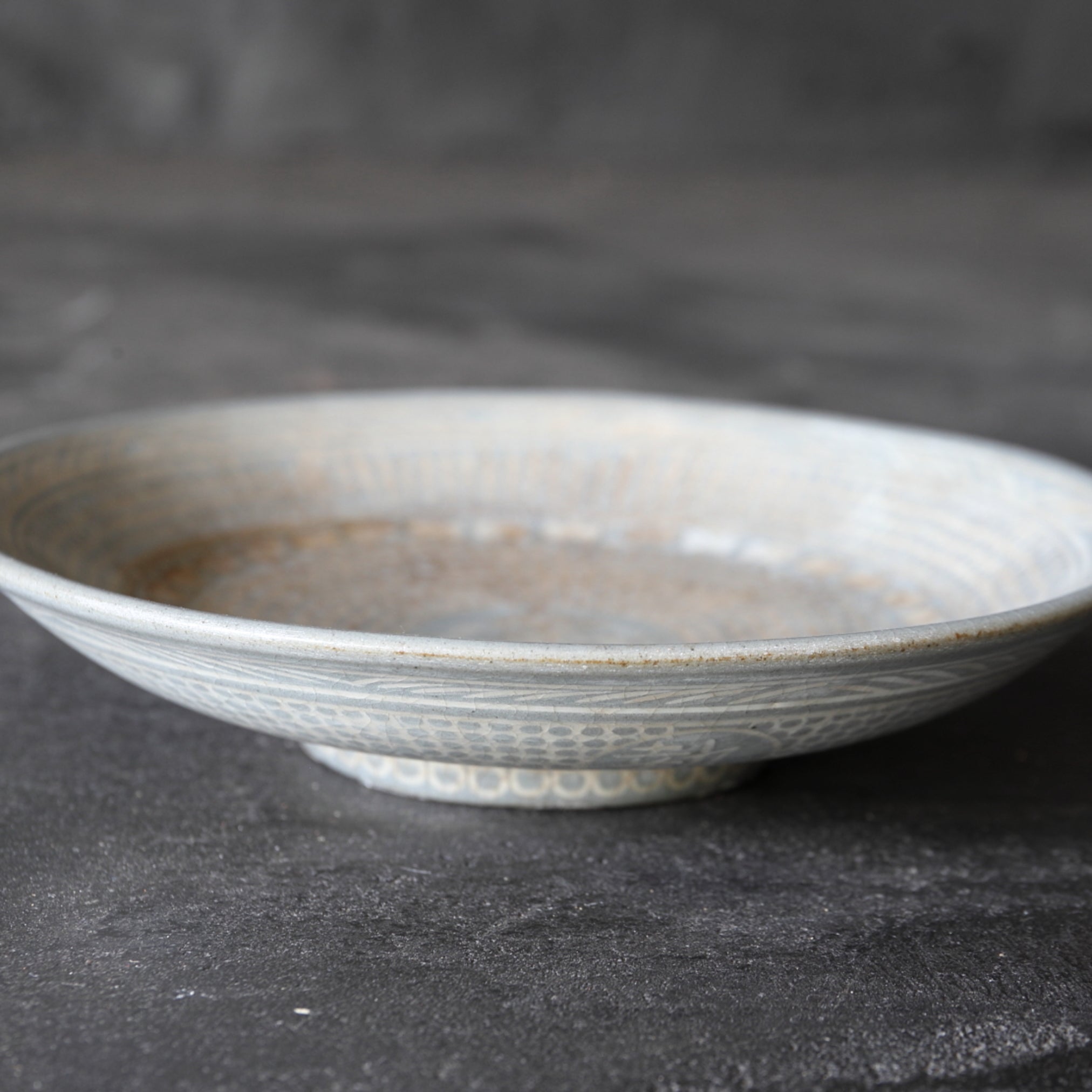 TELLER, Buncheong-Ware, Joseon-Dynastie(1392–1897 n. Chr.)