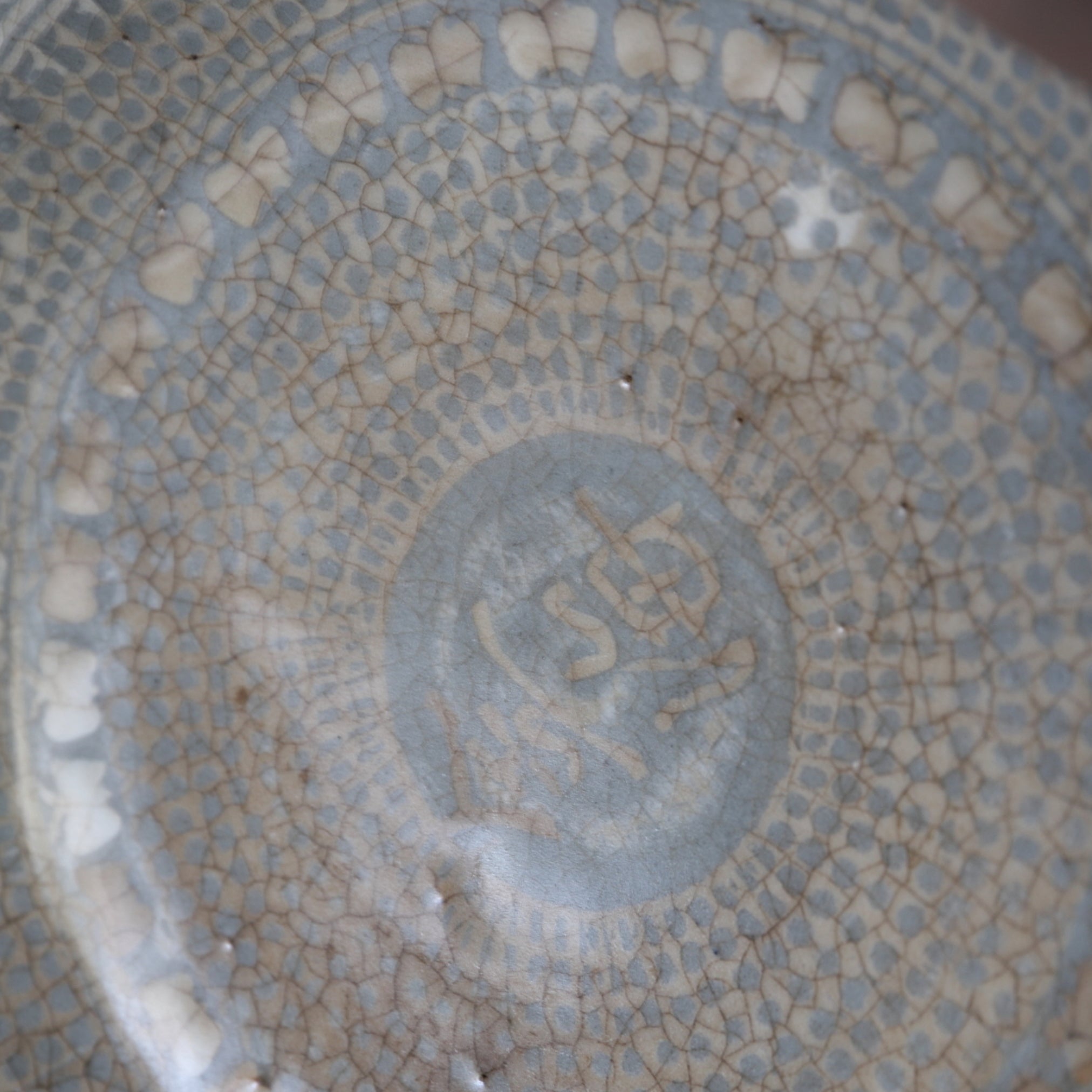 TELLER, Buncheong-Ware, Joseon-Dynastie(1392–1897 n. Chr.)