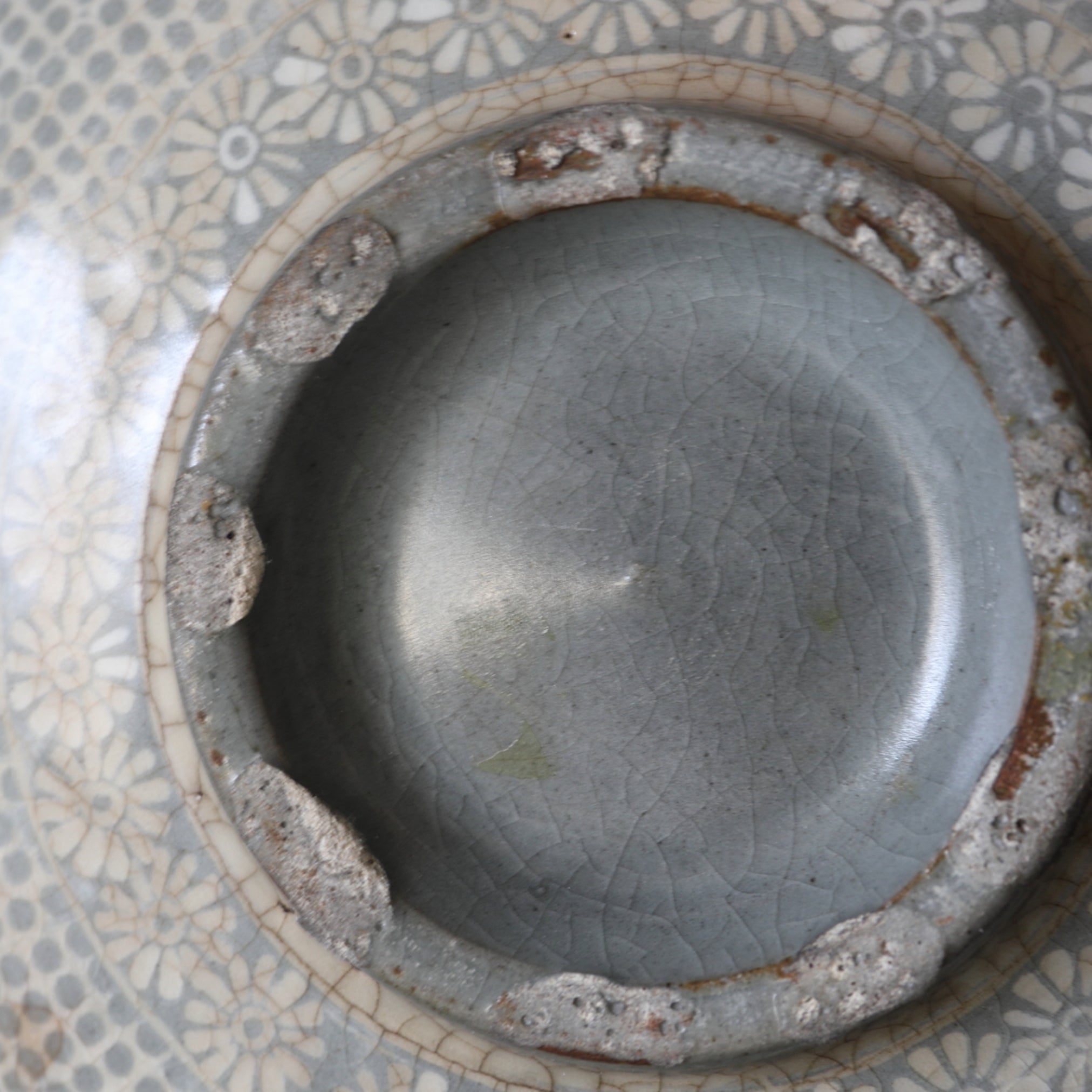 TELLER, Buncheong-Ware, Joseon-Dynastie(1392–1897 n. Chr.)