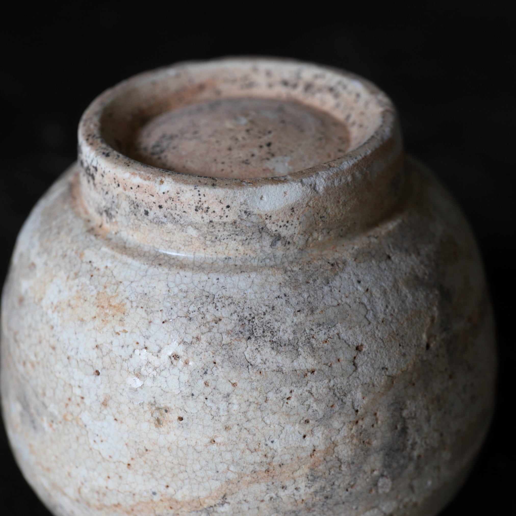 JARRA PEQUEÑA, Ko-Seto, vidriado ceniza, Período Muromachi(1336–1573 d. C.)