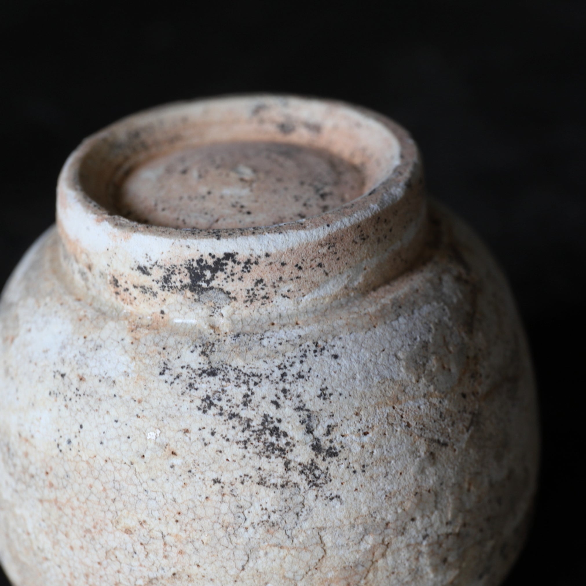 JARRA PEQUEÑA, Ko-Seto, vidriado ceniza, Período Muromachi(1336–1573 d. C.)