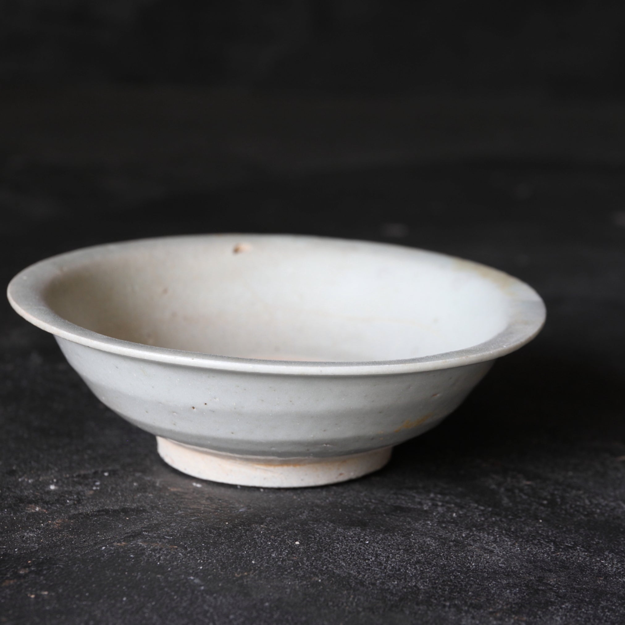 PLATO DE CELADÓN DE HORNO POPULAR ANTIGUO, Dinastía Yuan(1206–1368 d. C.)