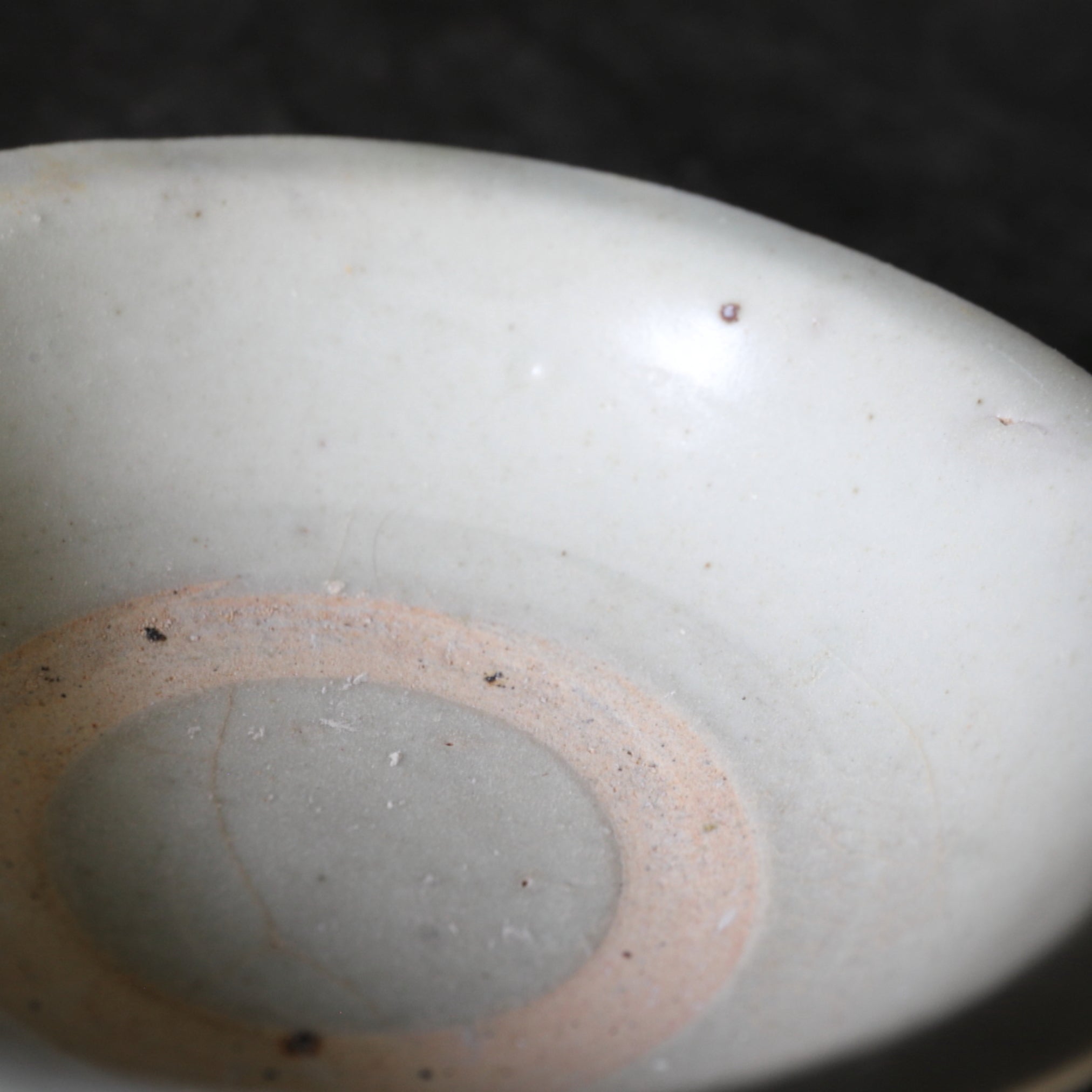 PLATO DE CELADÓN DE HORNO POPULAR ANTIGUO, Dinastía Yuan(1206–1368 d. C.)