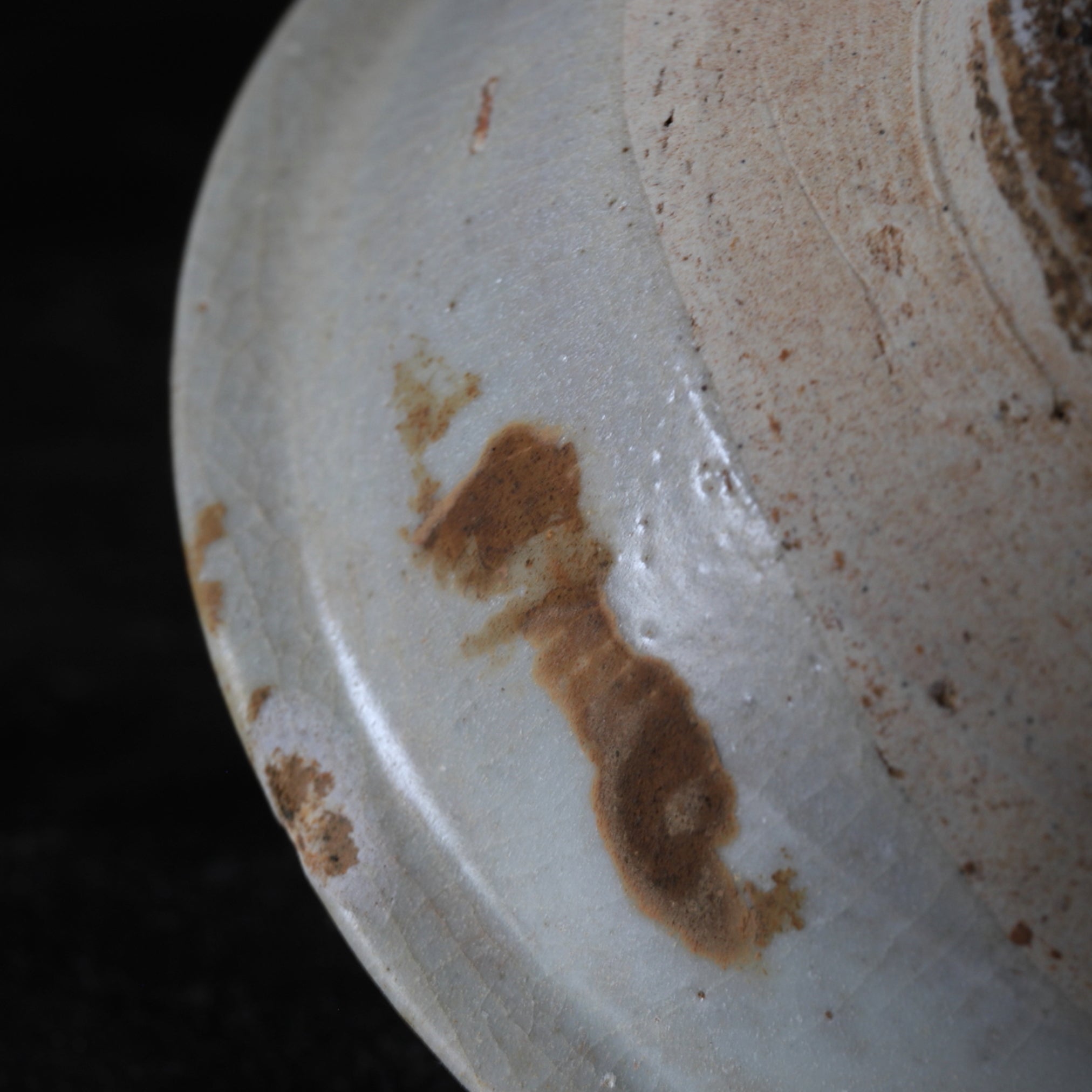 PLATO DE CELADÓN DE HORNO POPULAR ANTIGUO, Dinastía Yuan(1206–1368 d. C.)