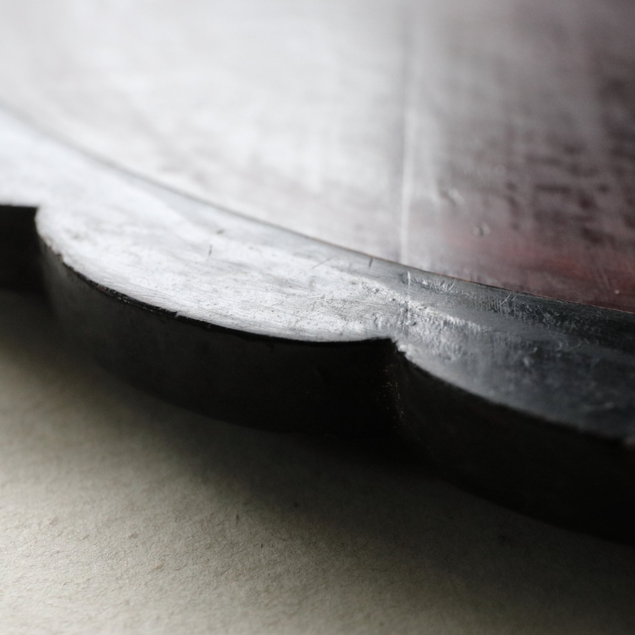 SOBAN CON FORMA DE FLOR LOBULADA / TABLERO DE MESA, Mitate(tablero de mesa/bandeja de té), Dinastía Joseon(1392–1897 d. C.)
