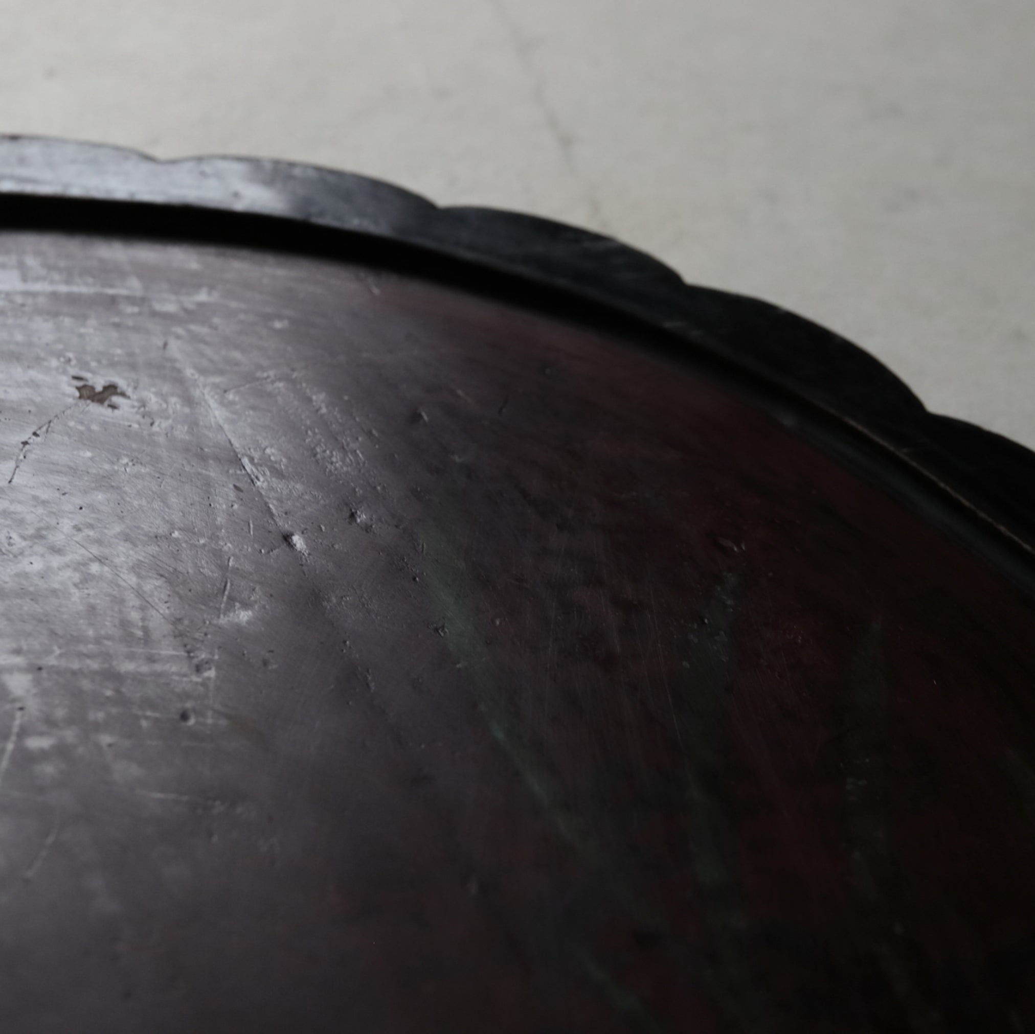 SOBAN CON FORMA DE FLOR LOBULADA / TABLERO DE MESA, Mitate(tablero de mesa/bandeja de té), Dinastía Joseon(1392–1897 d. C.)
