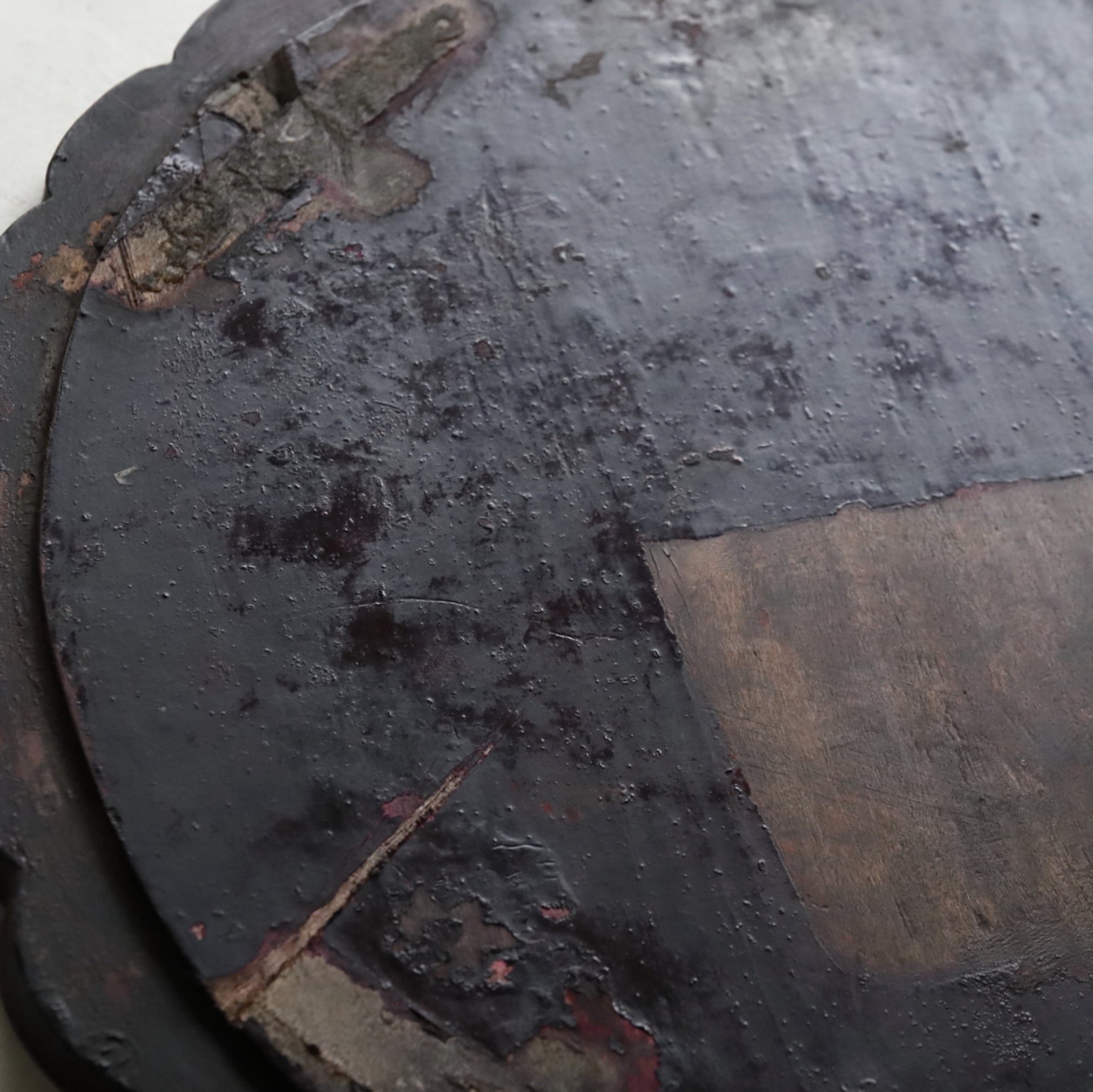 SOBAN CON FORMA DE FLOR LOBULADA / TABLERO DE MESA, Mitate(tablero de mesa/bandeja de té), Dinastía Joseon(1392–1897 d. C.)