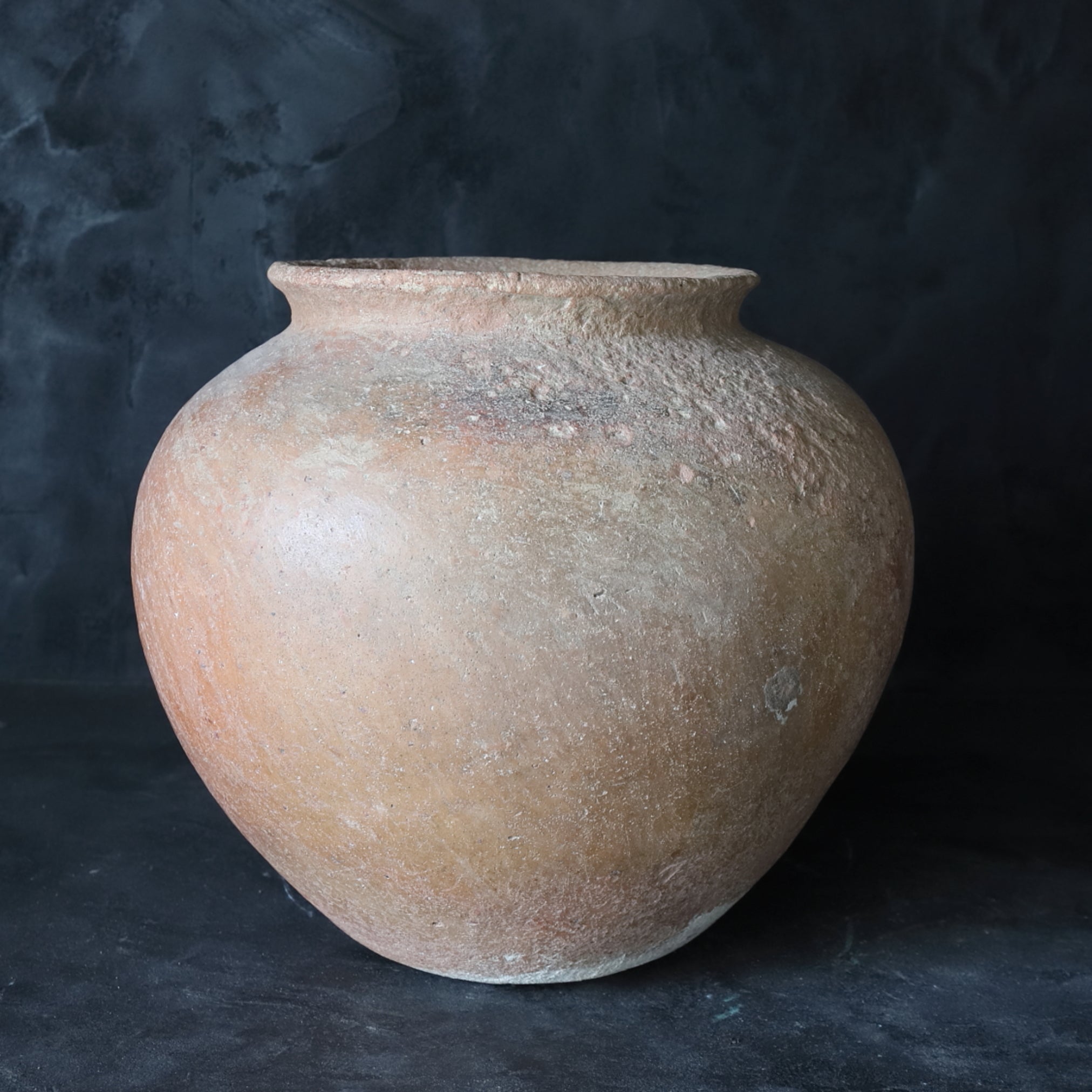 JARRA GRANDE, Cerámica de estilo Gusuku, Período Kamakura–Muromachi(1185–1573 d. C.)