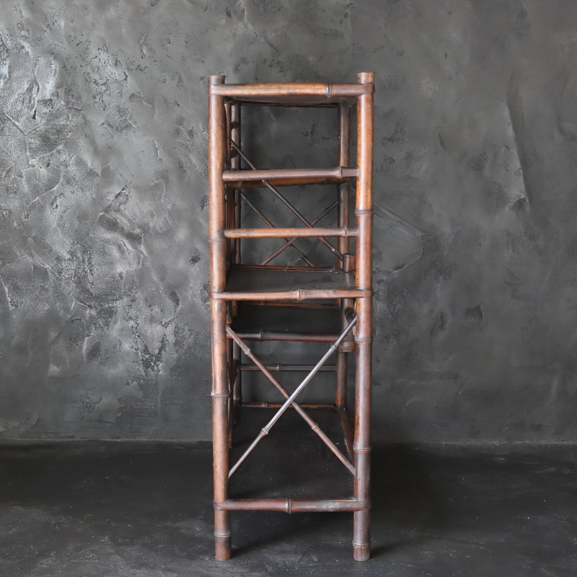 ANCIENNE ÉTAGÈRE À THÉ EN BAMBOU, Période moderne précoce(XVIe–XIXe siècle)
