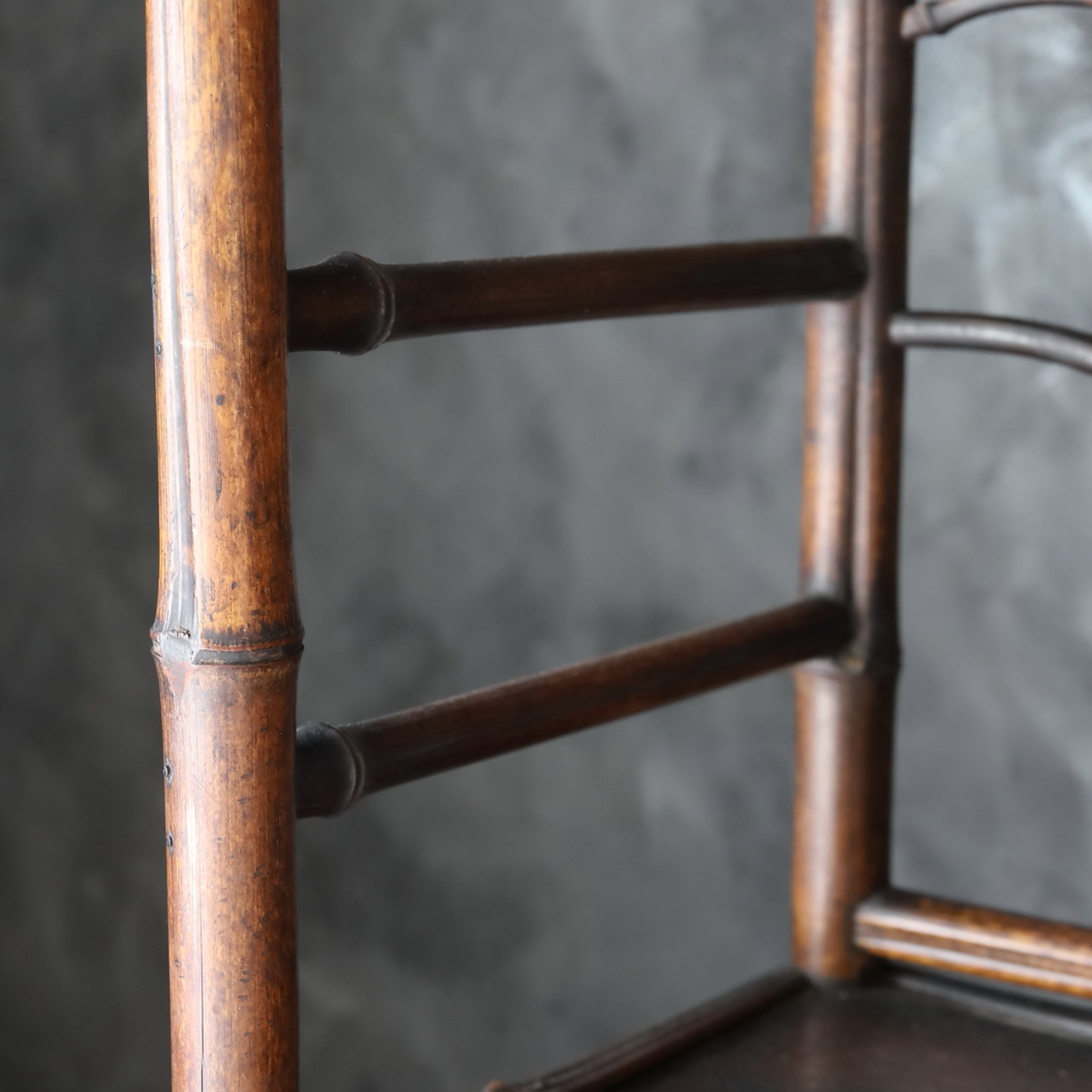 ANCIENNE ÉTAGÈRE À THÉ EN BAMBOU, Période moderne précoce(XVIe–XIXe siècle)