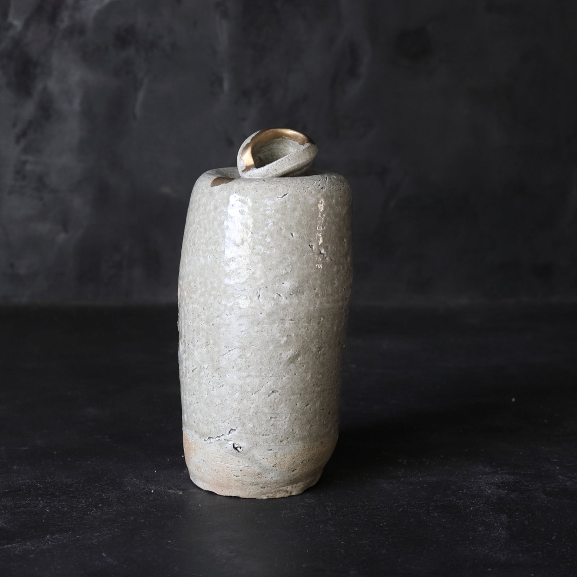 BOTELLA DEFORMADA, Ki-Seto, Período Edo(1603–1867 d. C.)