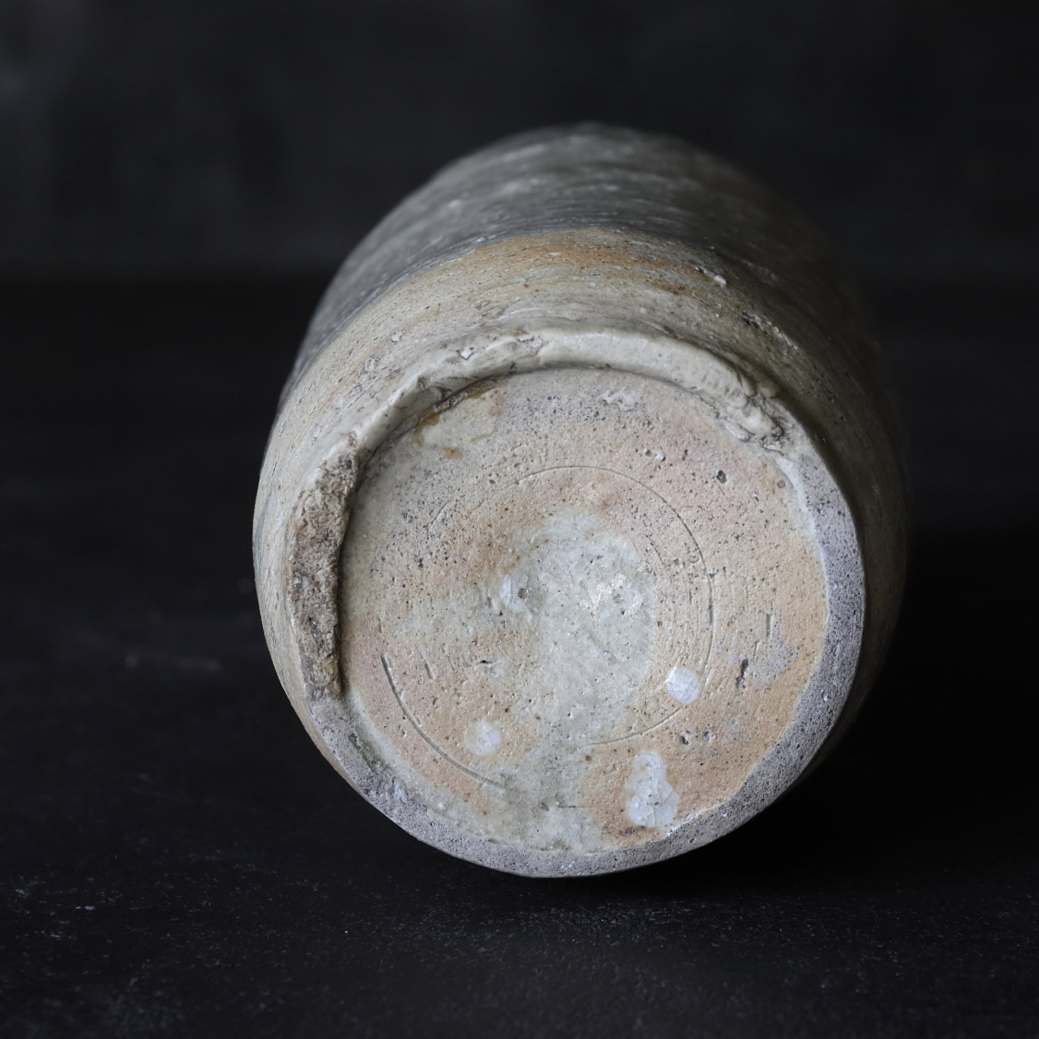 BOTELLA DEFORMADA, Ki-Seto, Período Edo(1603–1867 d. C.)