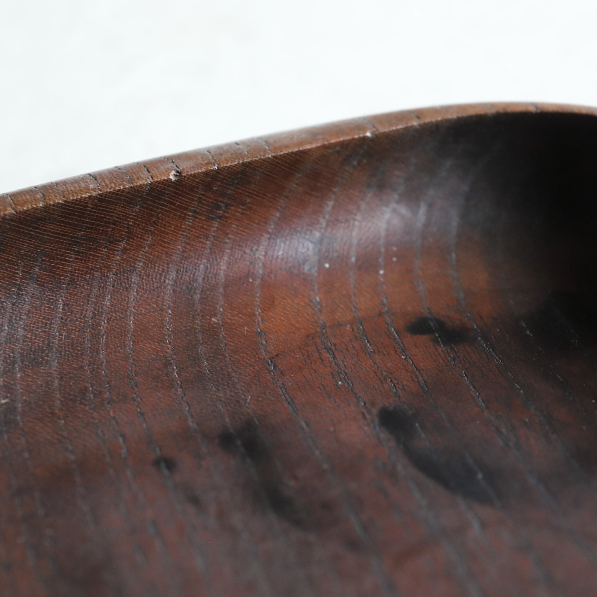 BANDEJA DE TÉ DE MADERA, Con diseño de loto con rana, Período Edo–Meiji(1603–1912 d. C.)