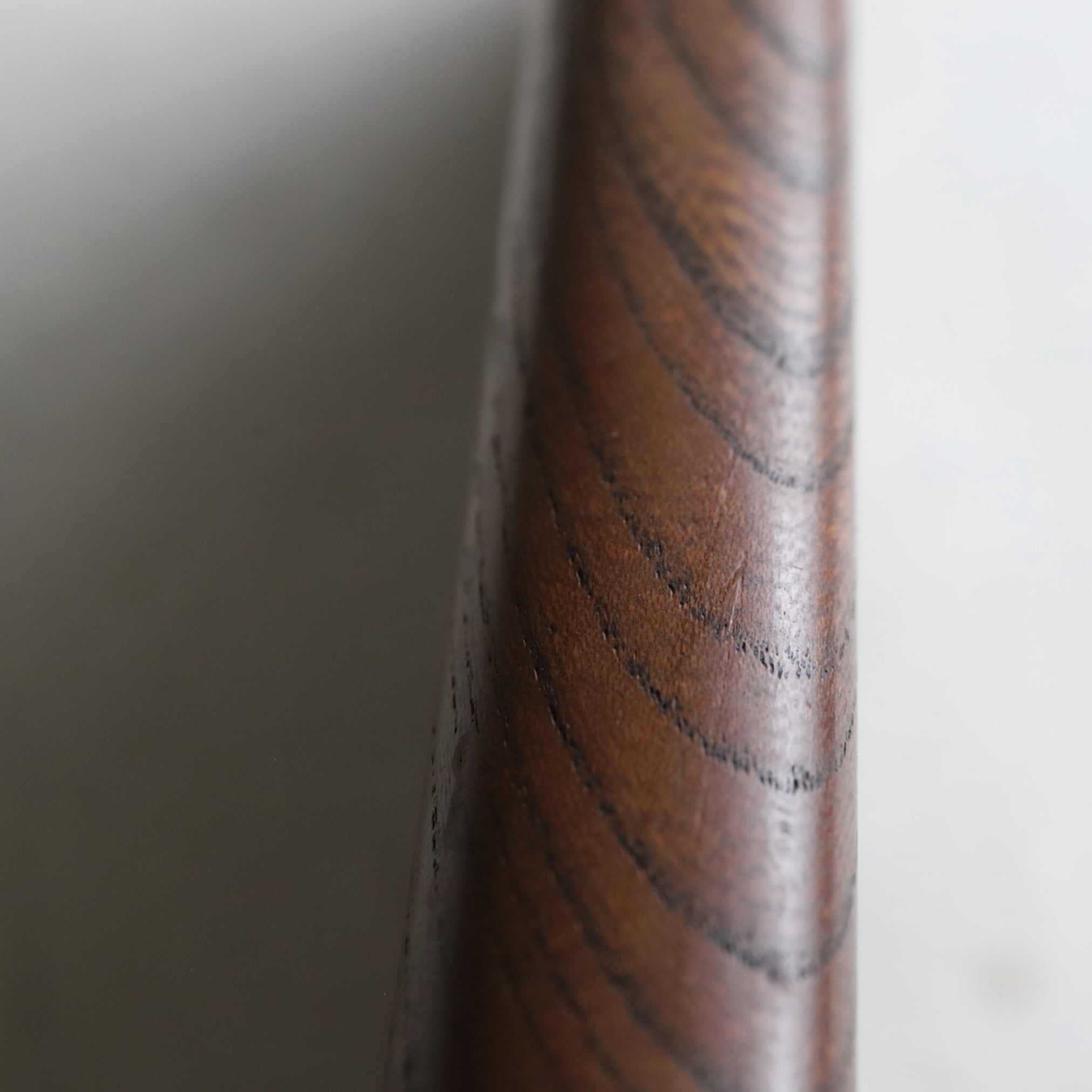 BANDEJA DE TÉ DE MADERA, Con diseño de loto con rana, Período Edo–Meiji(1603–1912 d. C.)