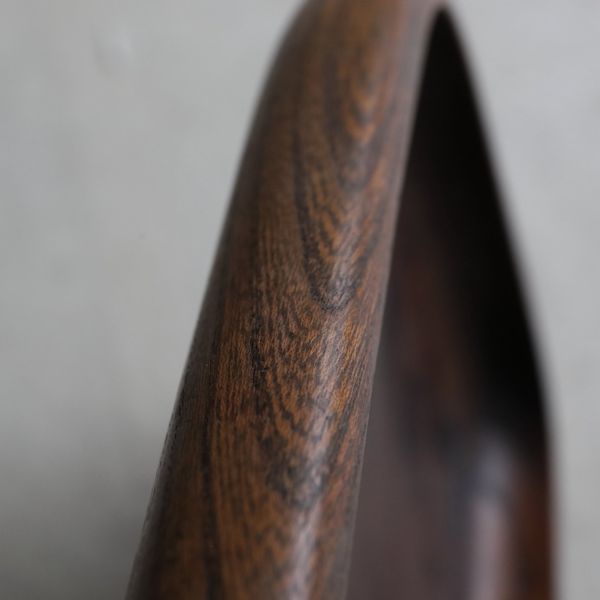BANDEJA DE TÉ DE MADERA, Con diseño de loto con rana, Período Edo–Meiji(1603–1912 d. C.)