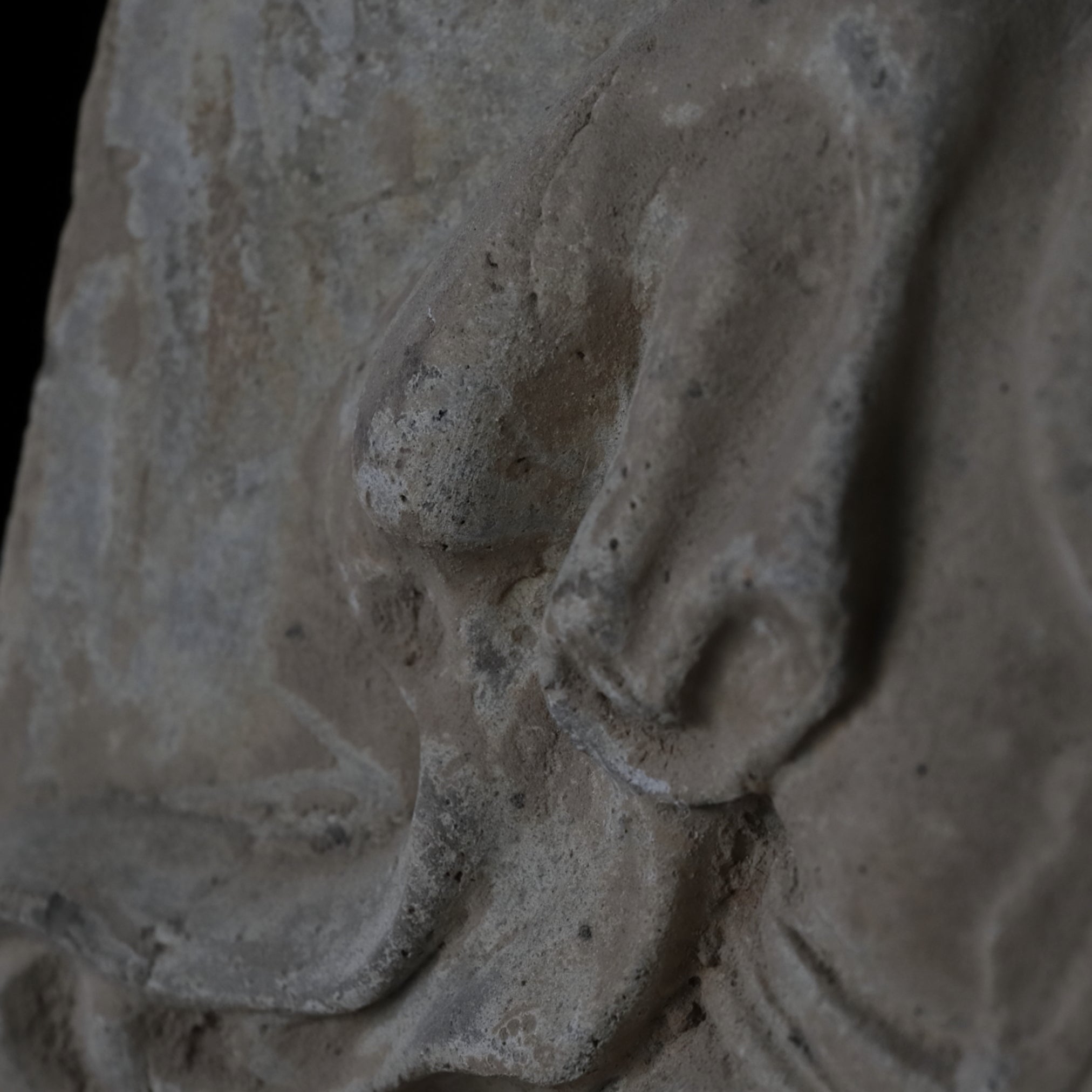ESTELA DE MÚSICO, Loza de barro gris, par, Dinastía Tang(618–907 d. C.)