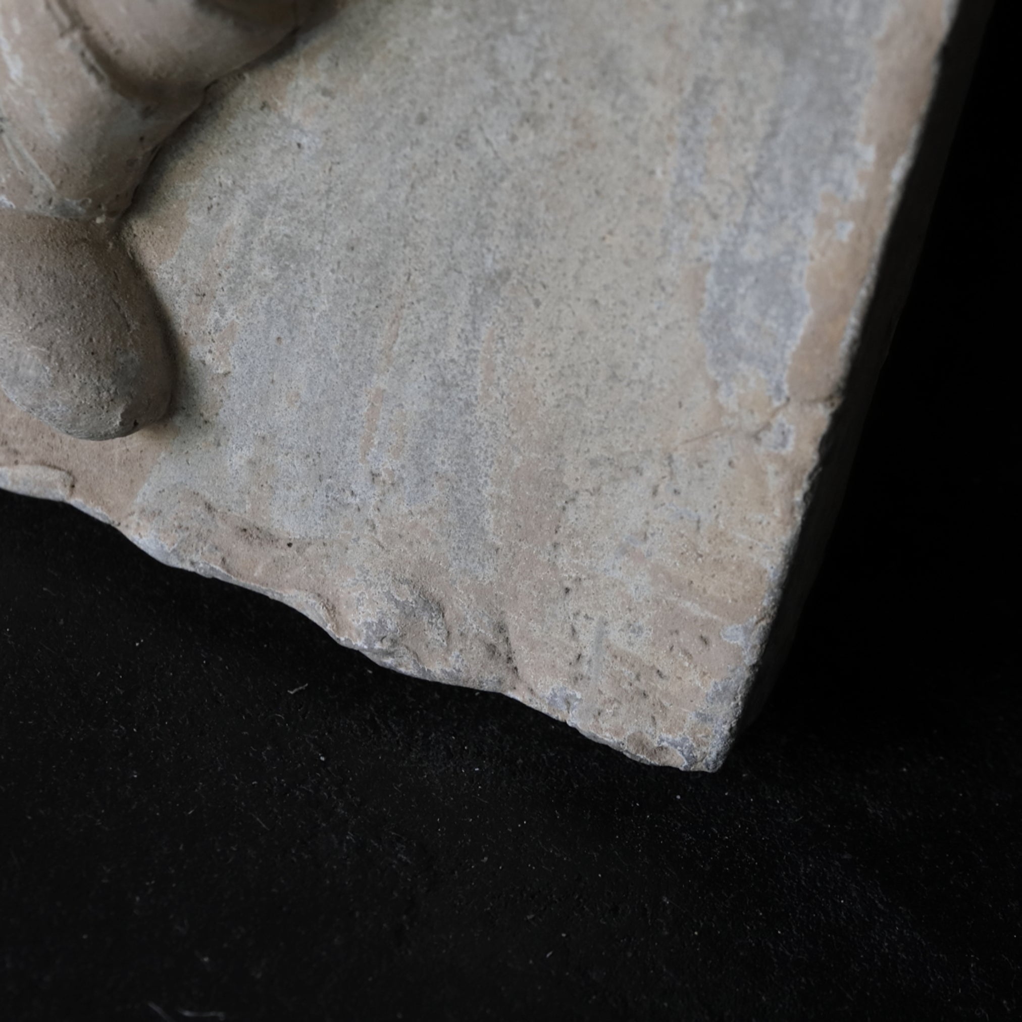 ESTELA DE MÚSICO, Loza de barro gris, par, Dinastía Tang(618–907 d. C.)
