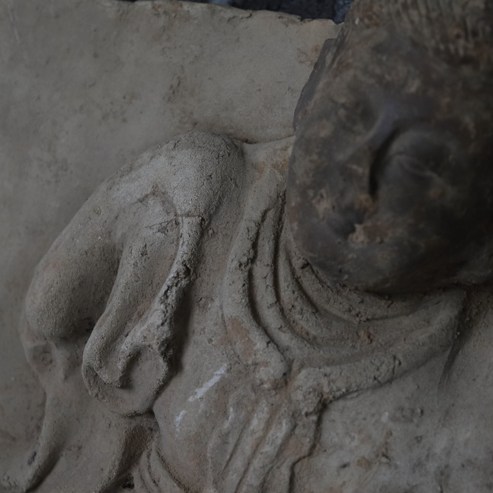 ESTELA DE MÚSICO, Loza de barro gris, par, Dinastía Tang(618–907 d. C.)