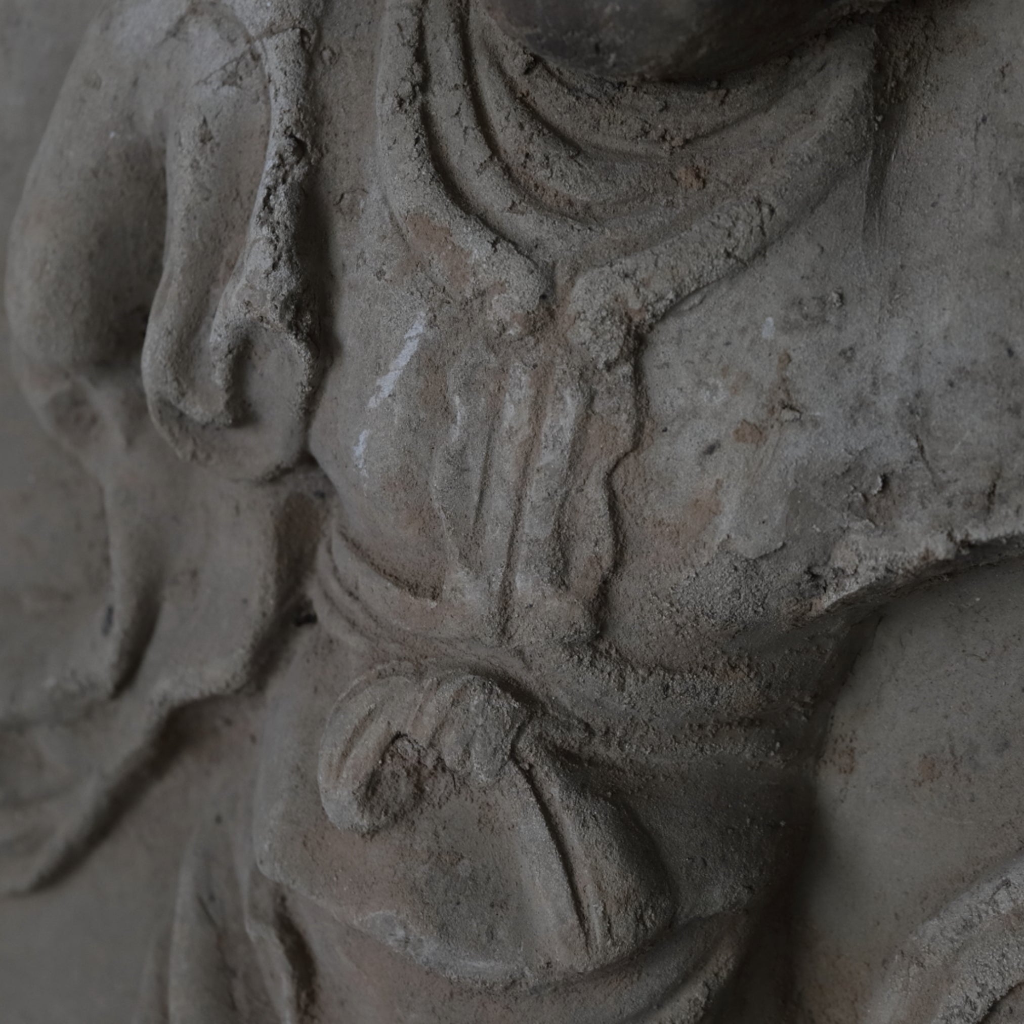 ESTELA DE MÚSICO, Loza de barro gris, par, Dinastía Tang(618–907 d. C.)