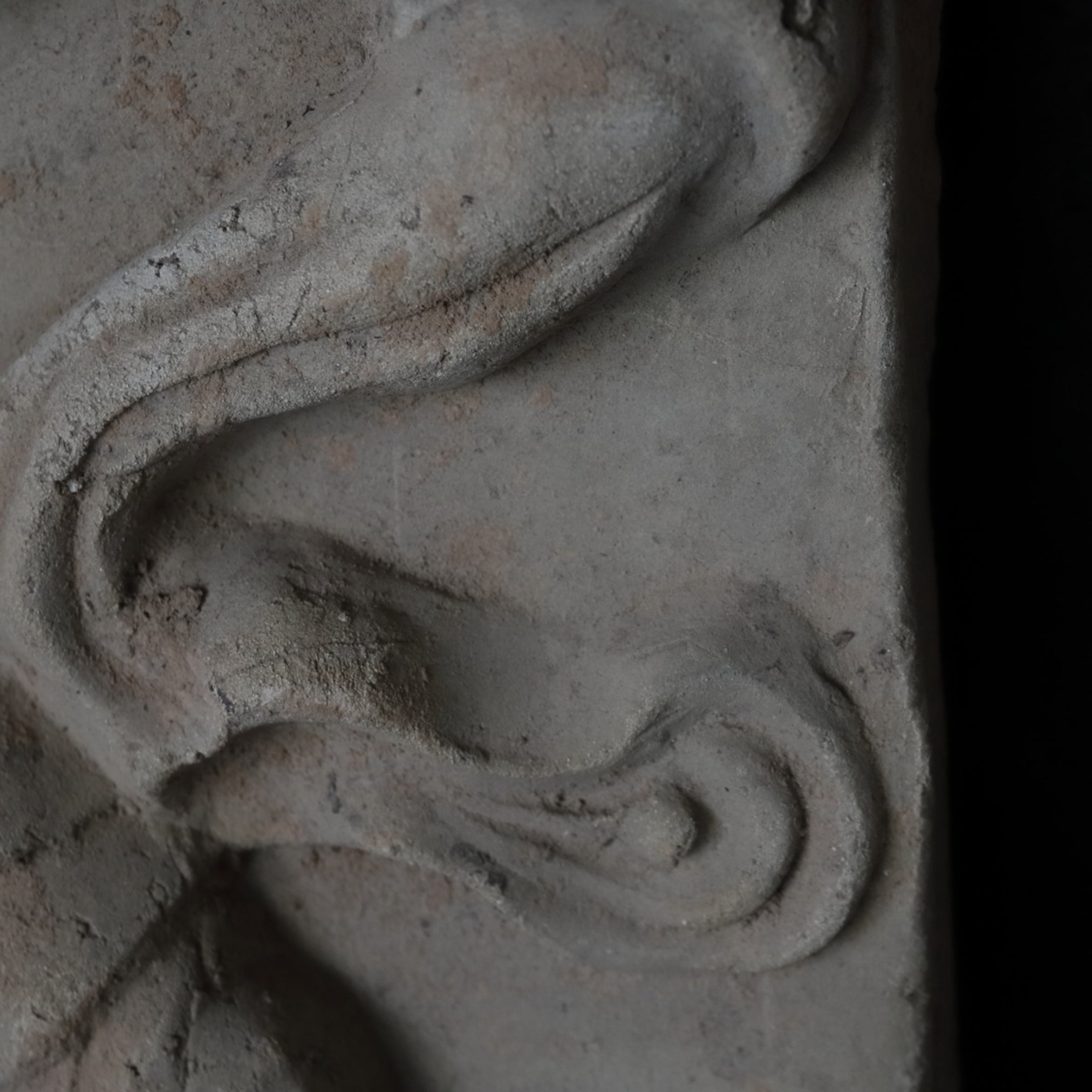 ESTELA DE MÚSICO, Loza de barro gris, par, Dinastía Tang(618–907 d. C.)